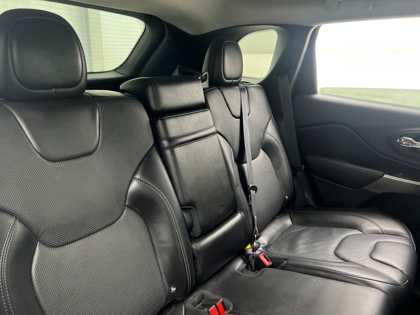 Thumbnail: 2019 Jeep Cherokee - 5