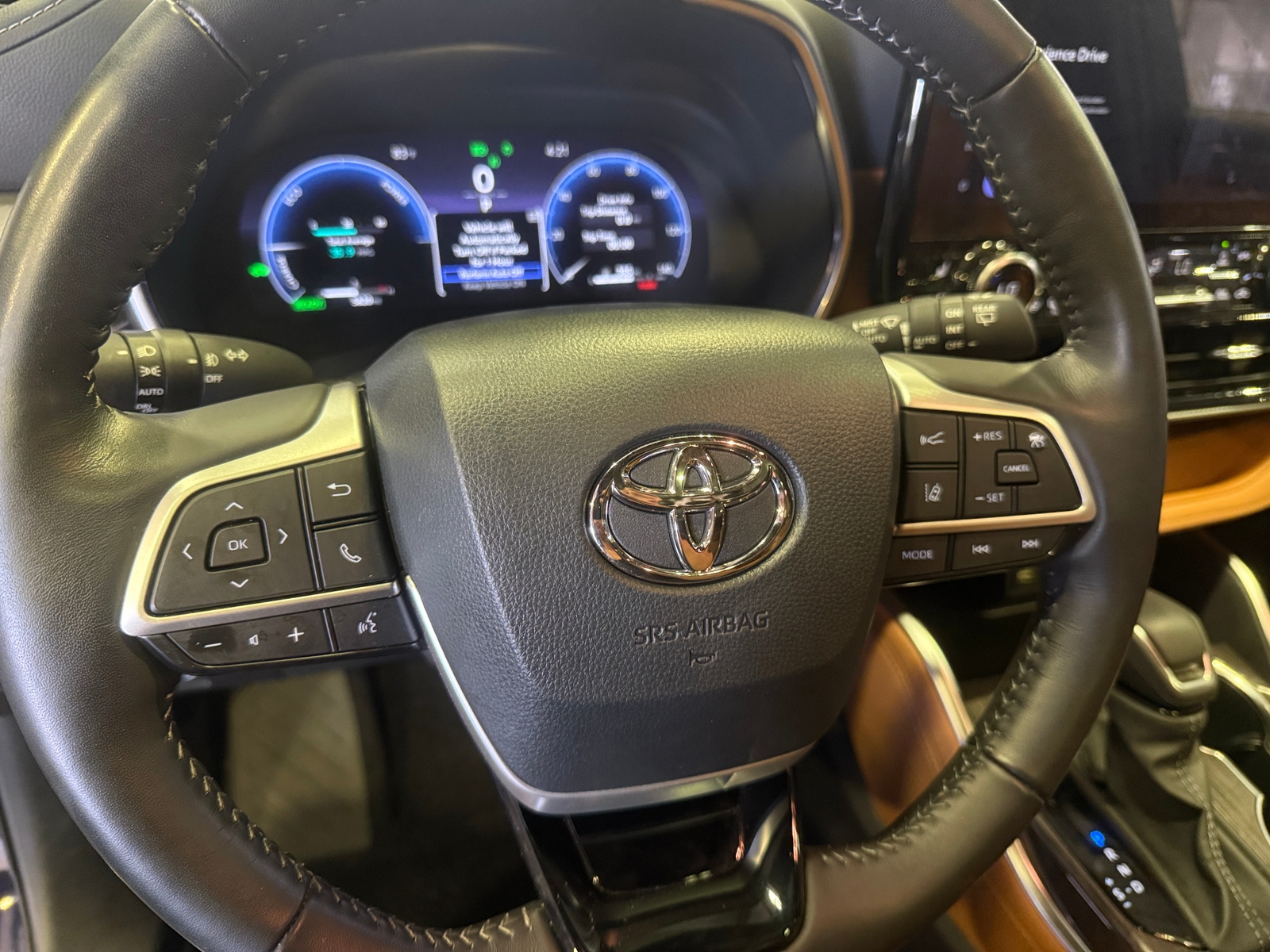 Thumbnail: 2025 Toyota Highlander - 4