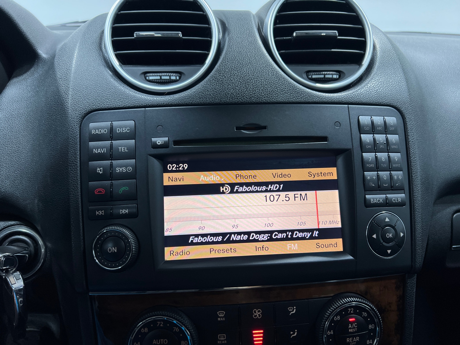 Thumbnail: 2011 Mercedes-Benz M-Class - 3