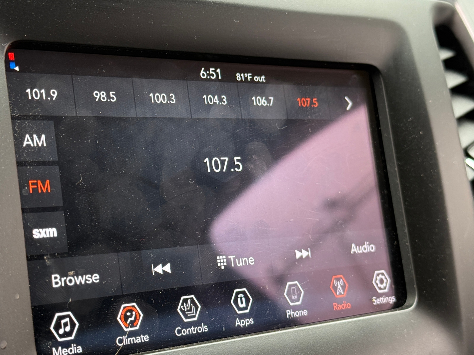 Thumbnail: 2019 Jeep Cherokee - 4