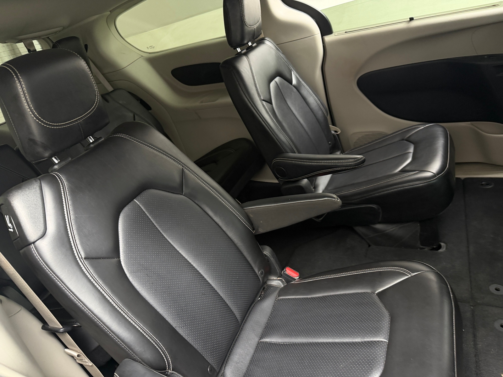Thumbnail: 2024 Chrysler Pacifica - 5