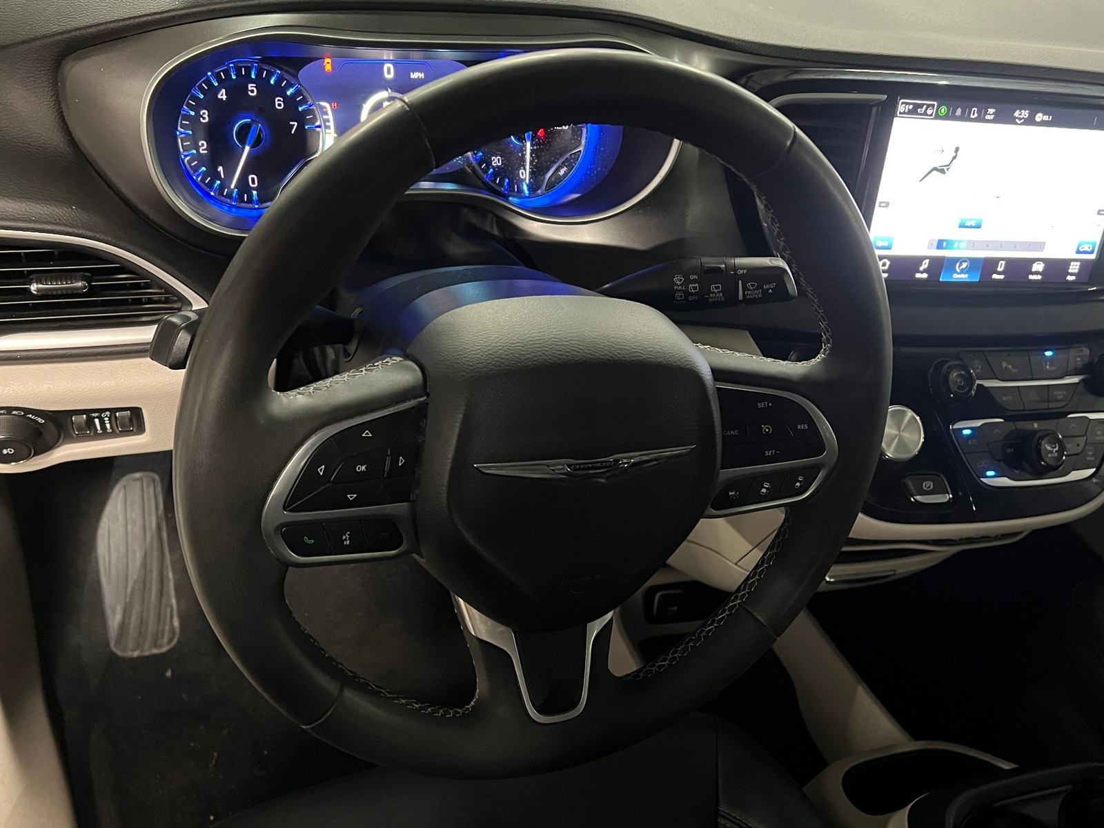 Thumbnail: 2024 Chrysler Pacifica - 4