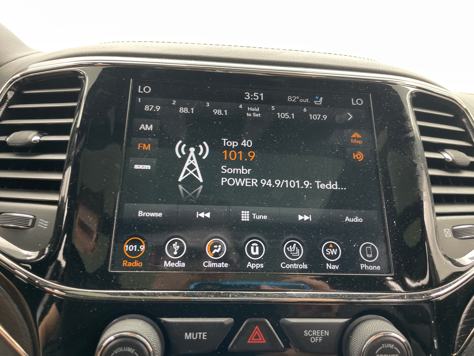 Thumbnail: 2019 Jeep Grand Cherokee - 3