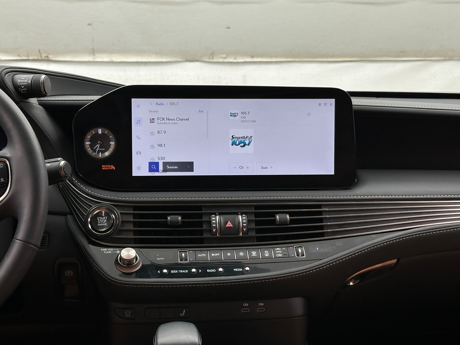 Thumbnail: 2025 Lexus LS - 3