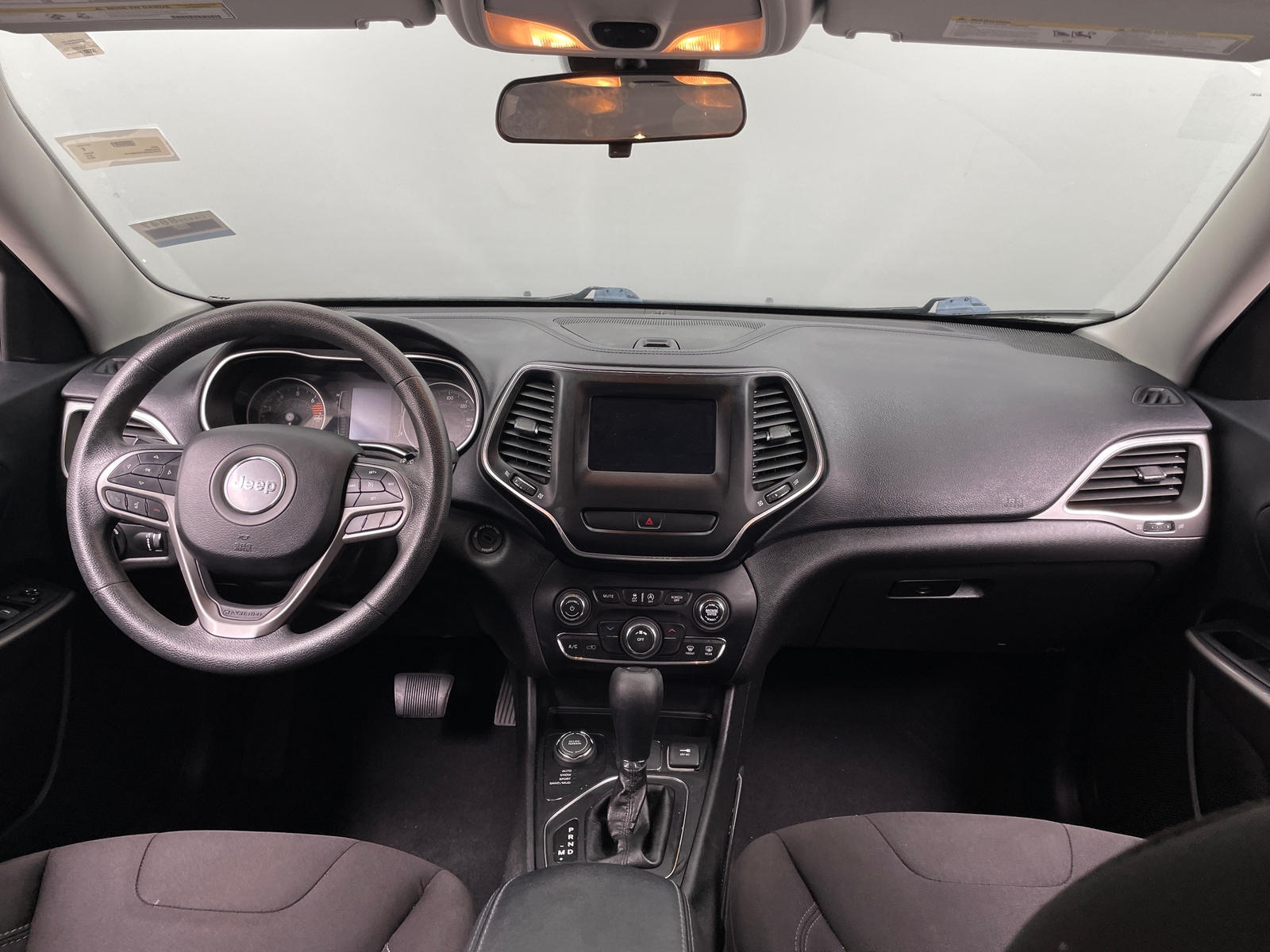 Thumbnail: 2019 Jeep Cherokee - 3