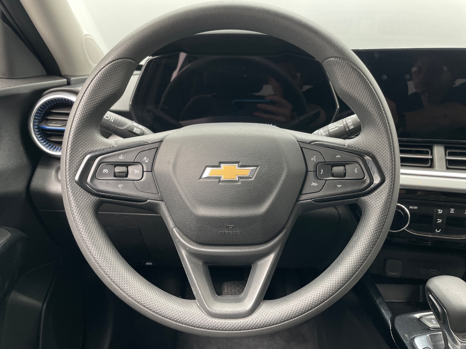 Thumbnail: 2025 Chevrolet Trax - 4