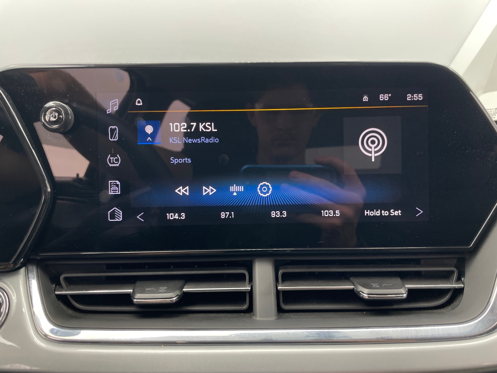 Thumbnail: 2025 Chevrolet Trax - 3