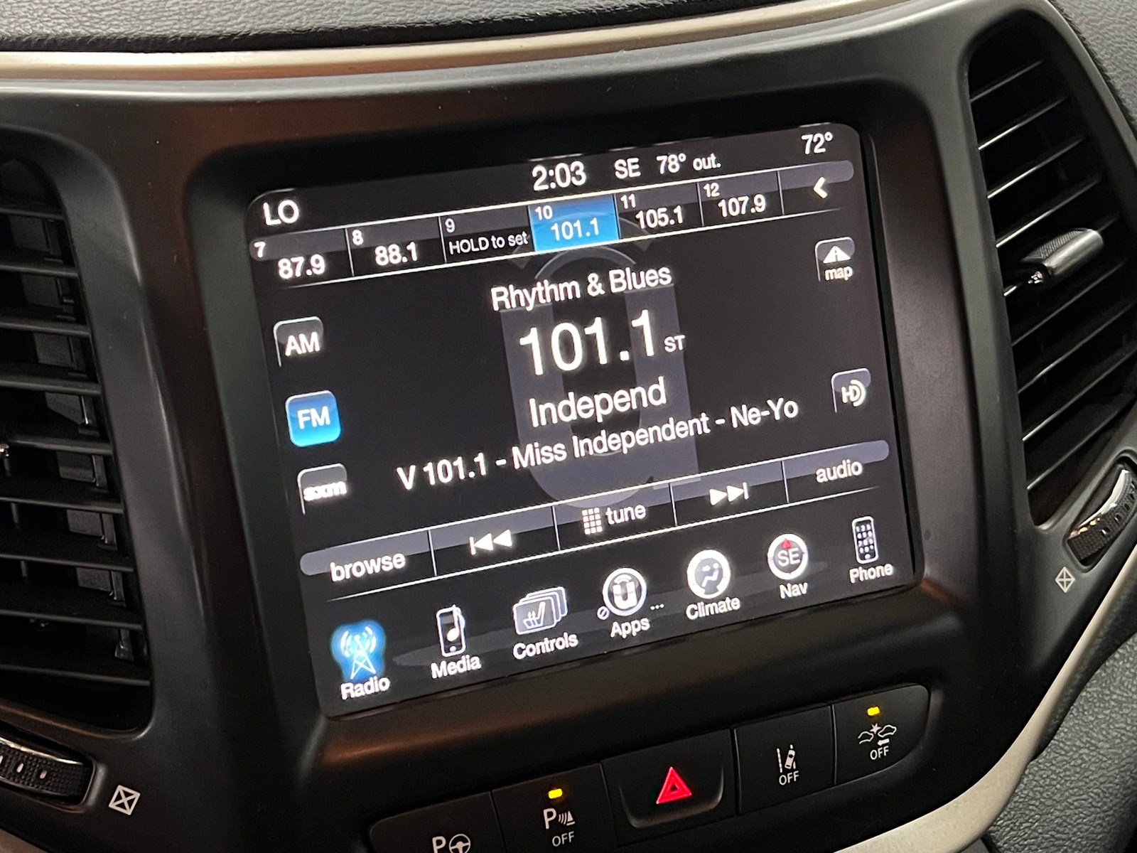 Thumbnail: 2016 Jeep Cherokee - 3