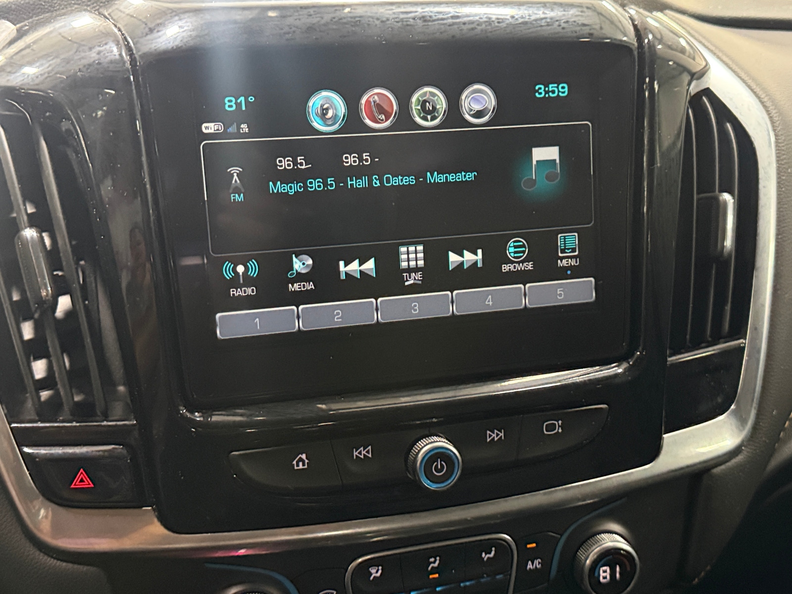 Thumbnail: 2019 Chevrolet Traverse - 4