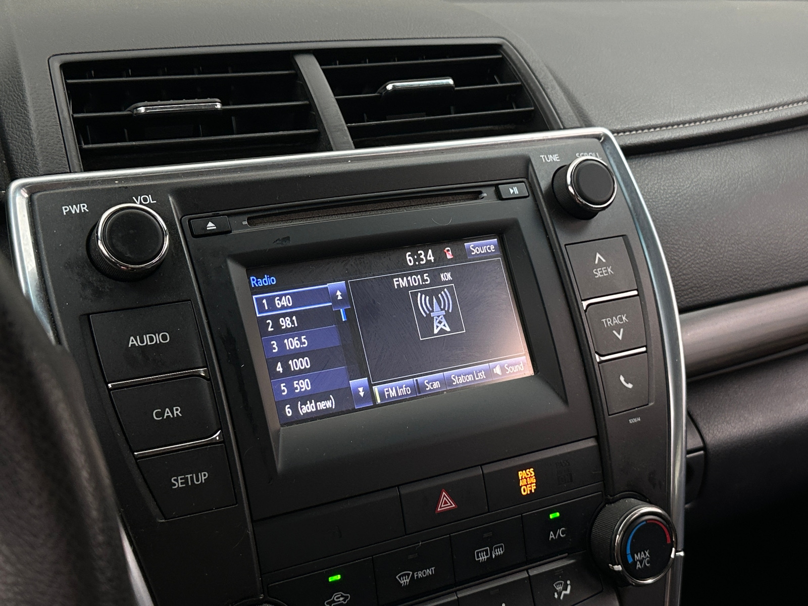 Thumbnail: 2016 Toyota Camry - 4
