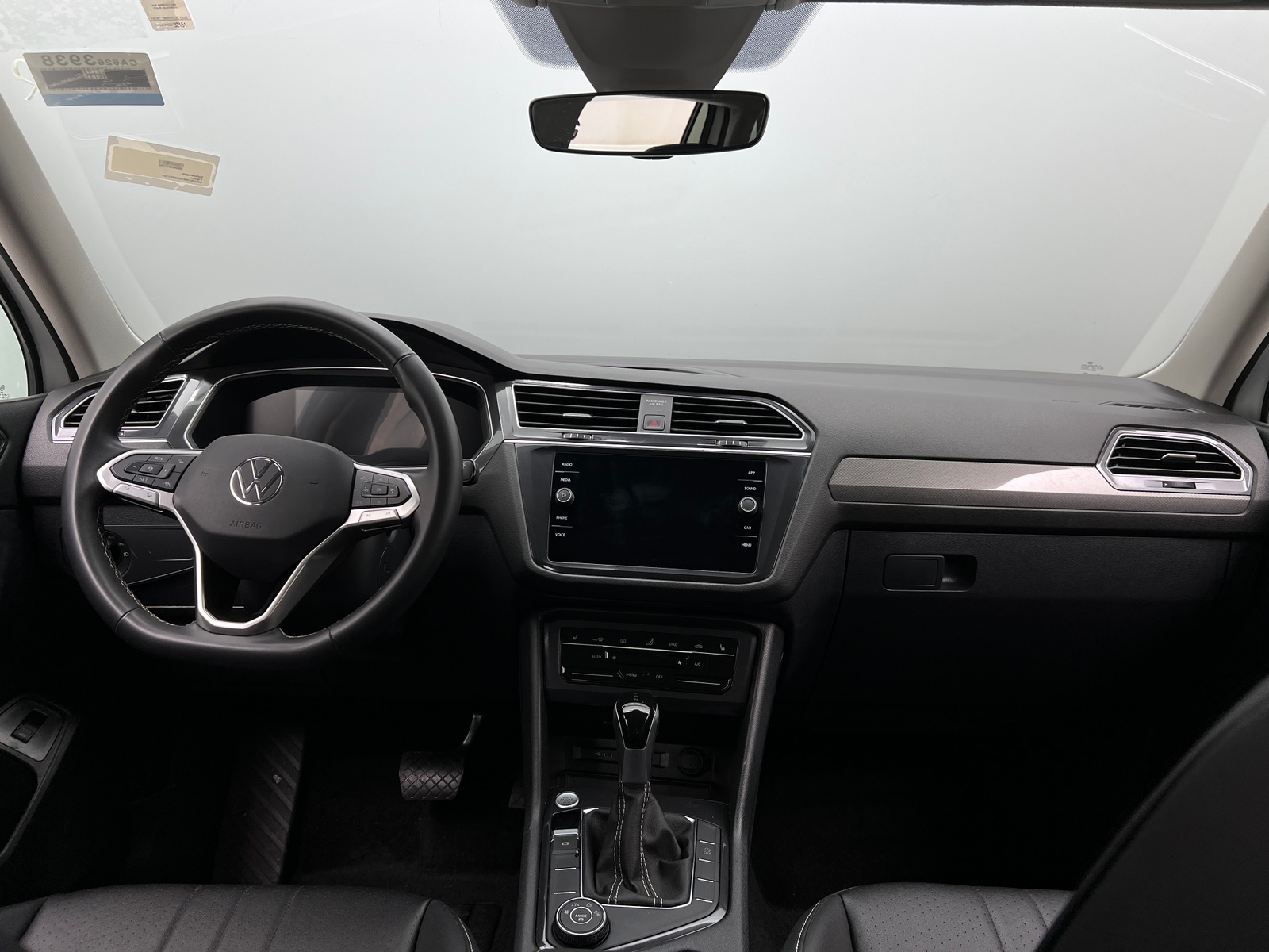 Thumbnail: 2024 Volkswagen Tiguan - 2