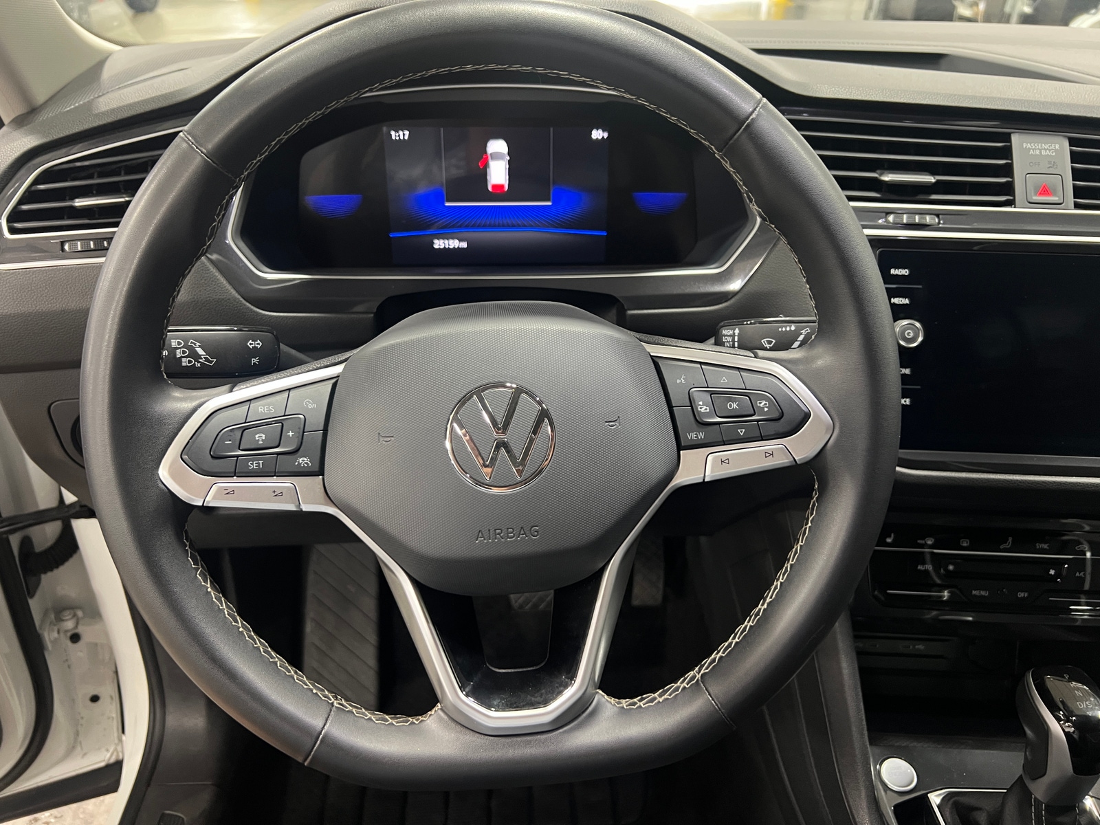 Thumbnail: 2024 Volkswagen Tiguan - 4