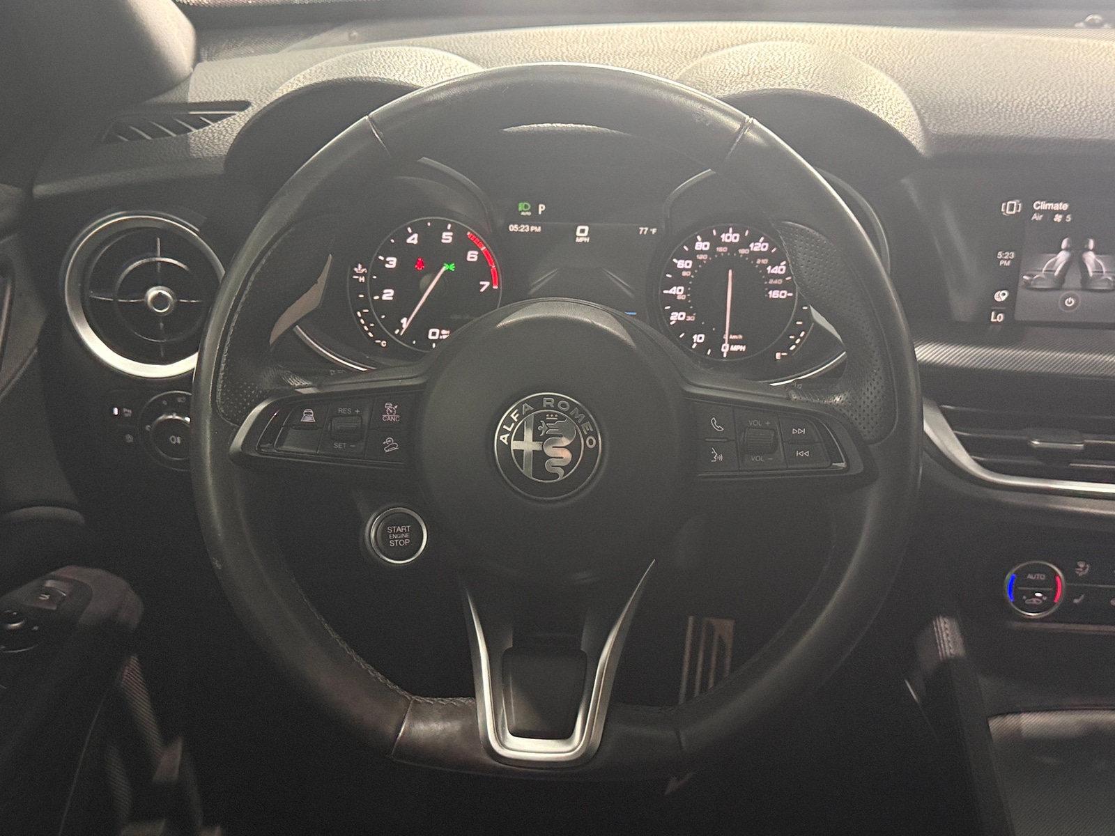 Thumbnail: 2023 Alfa Romeo Stelvio - 4