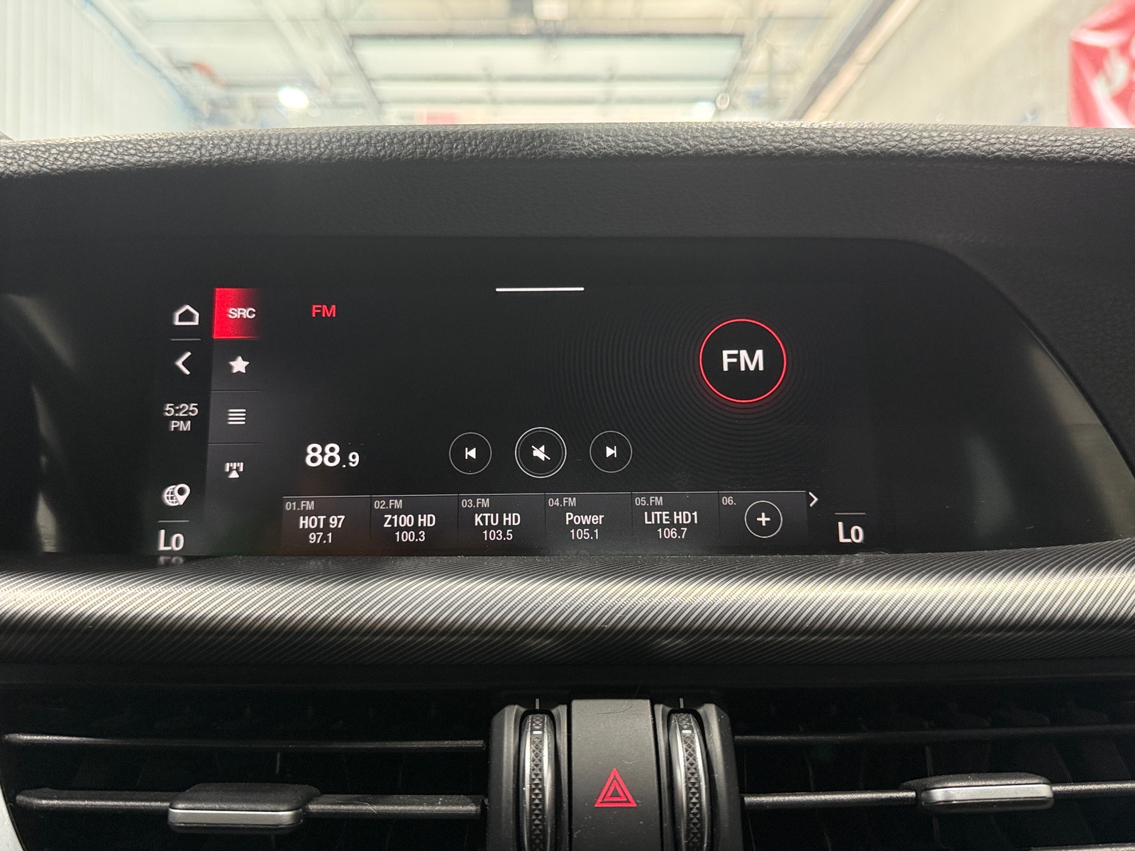 Thumbnail: 2023 Alfa Romeo Stelvio - 3