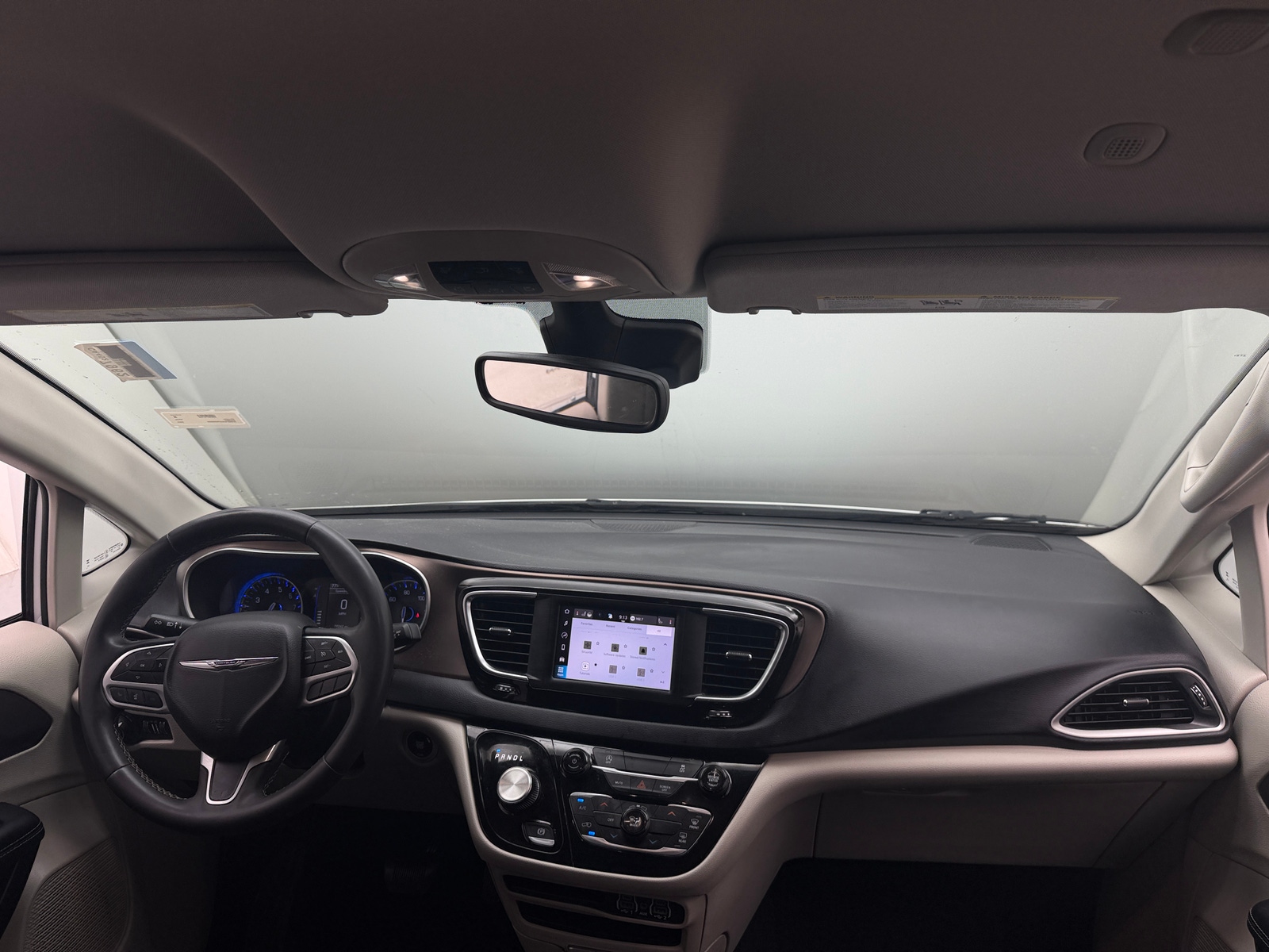 Thumbnail: 2023 Chrysler Voyager - 3