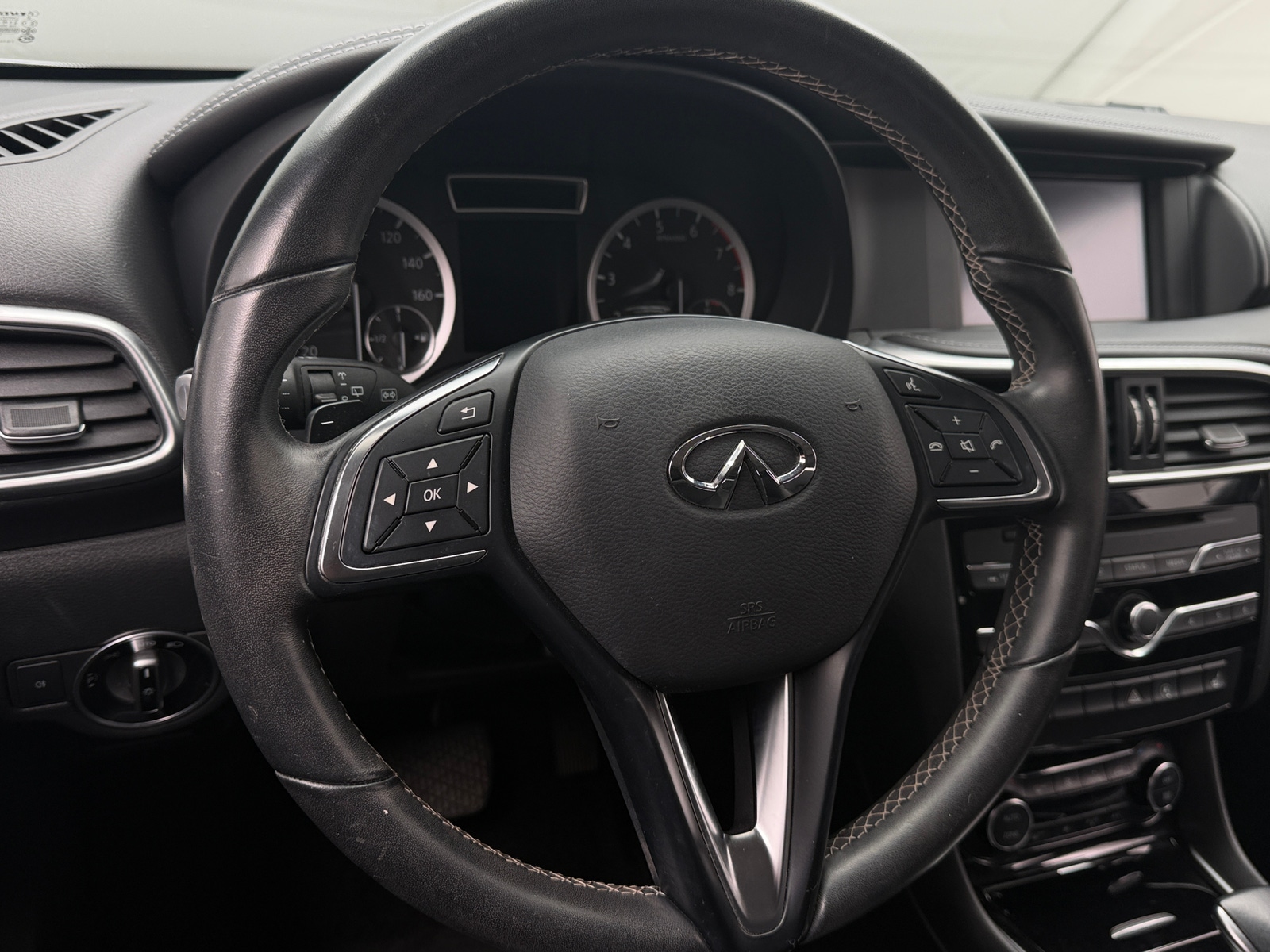 Thumbnail: 2019 INFINITI QX30 - 4