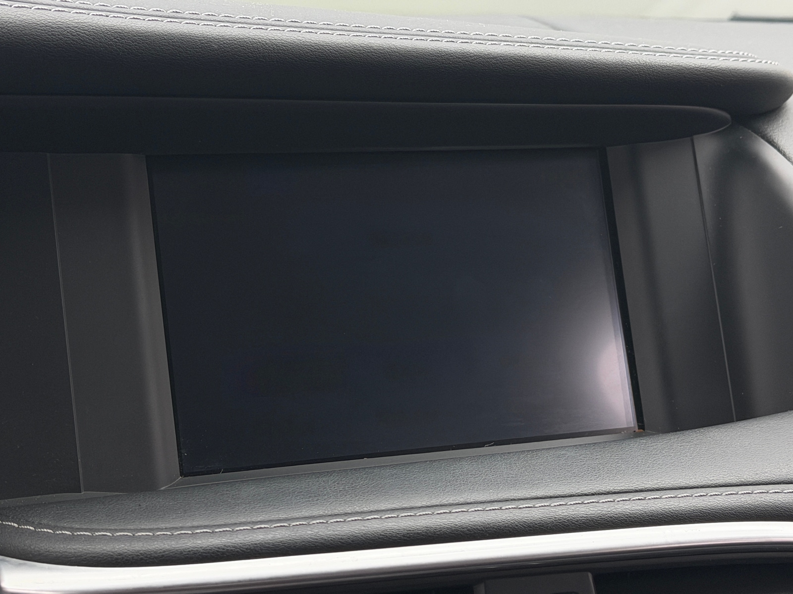 Thumbnail: 2019 INFINITI QX30 - 3