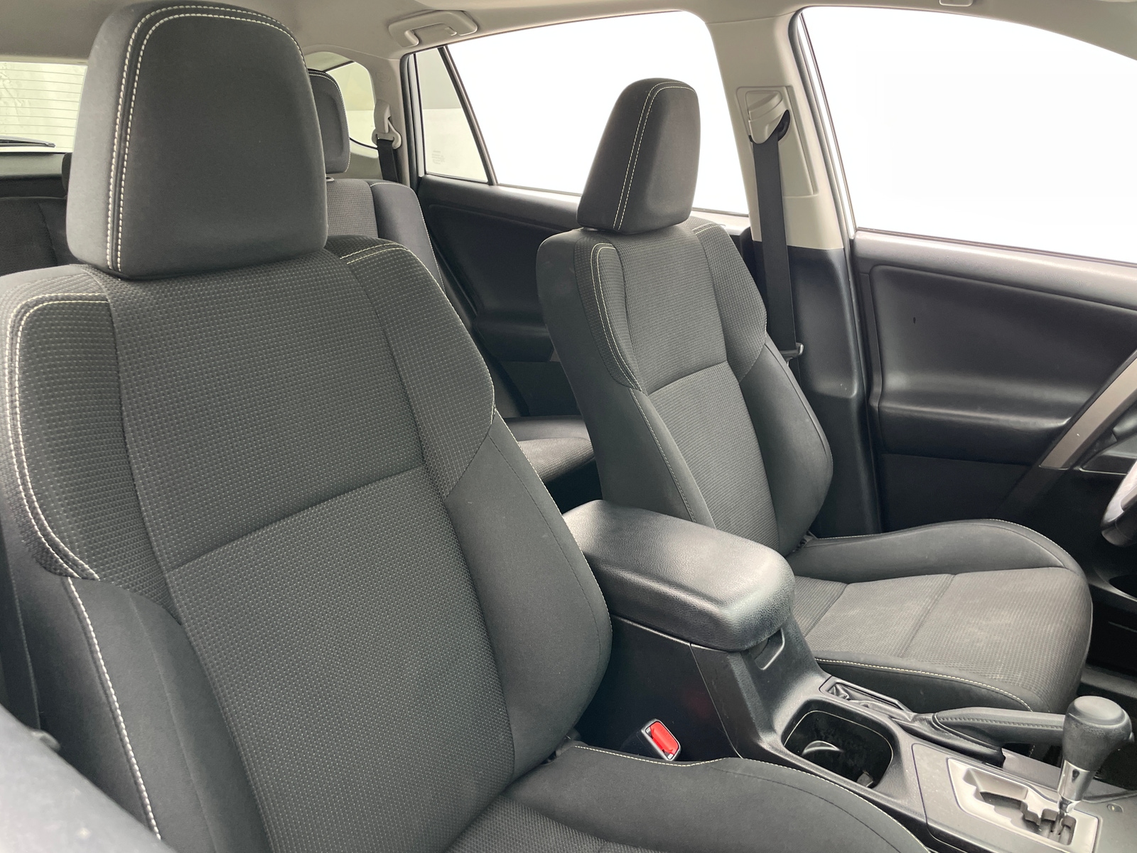 Thumbnail: 2018 Toyota RAV4 - 2