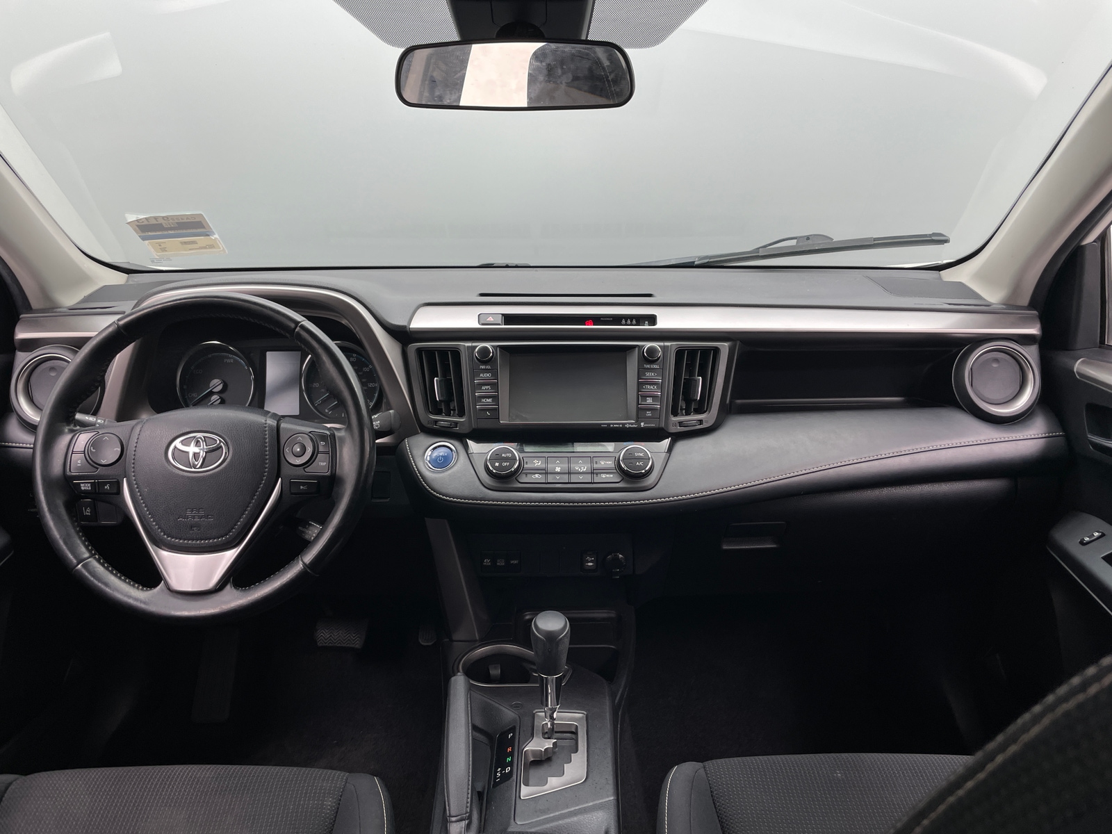 Thumbnail: 2018 Toyota RAV4 - 3