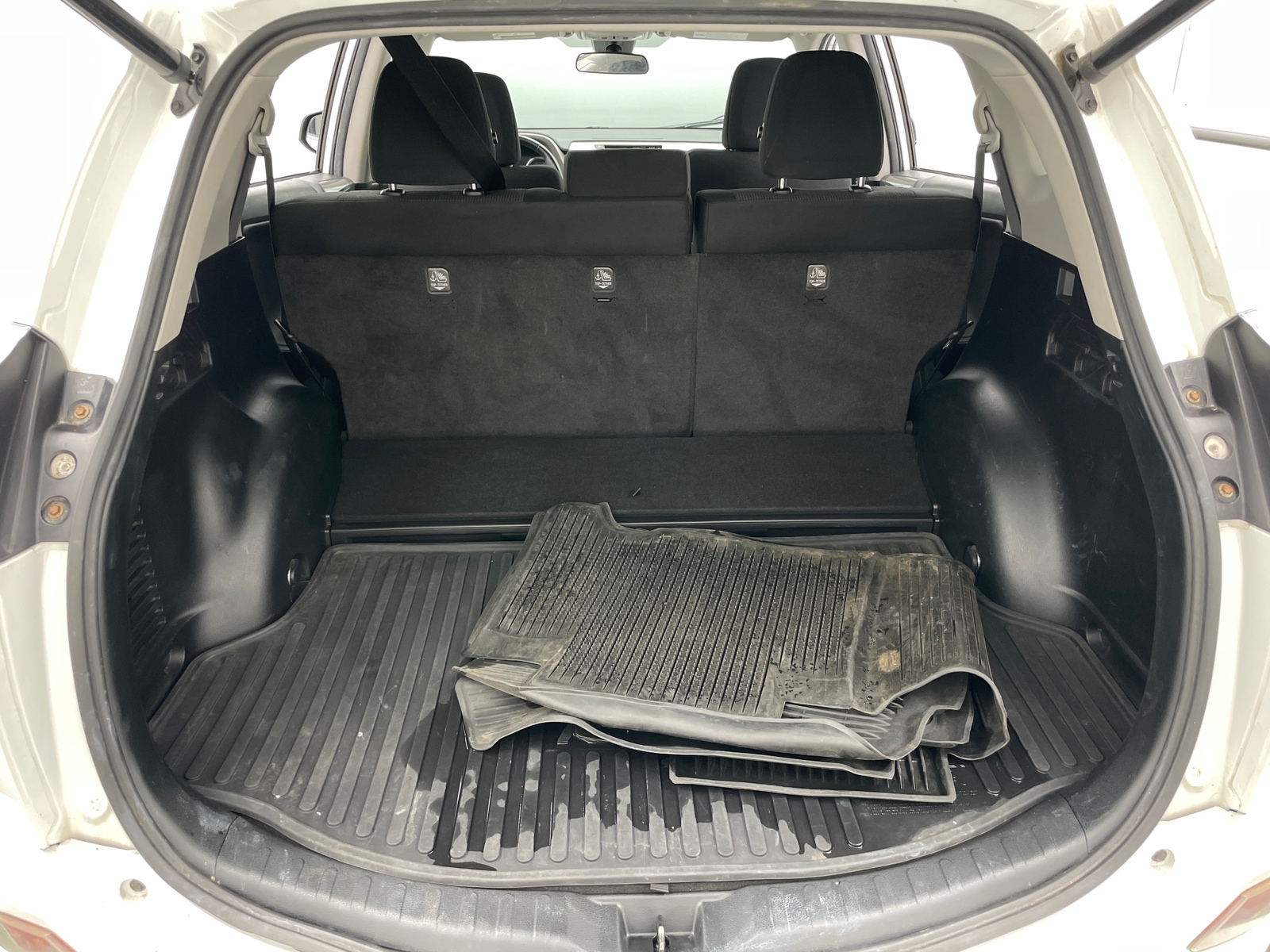Thumbnail: 2018 Toyota RAV4 - 7