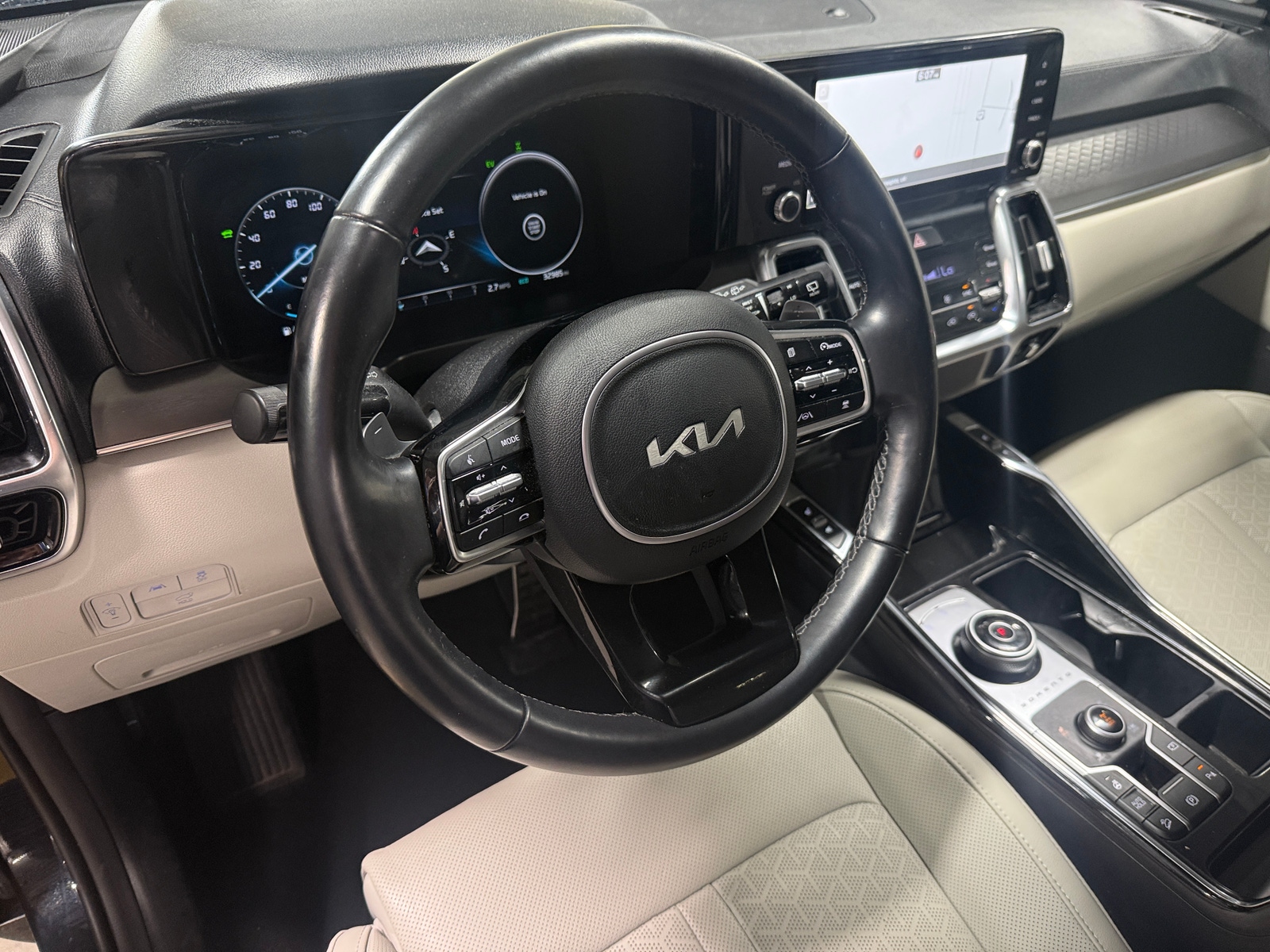 Thumbnail: 2023 Kia Sorento - 4