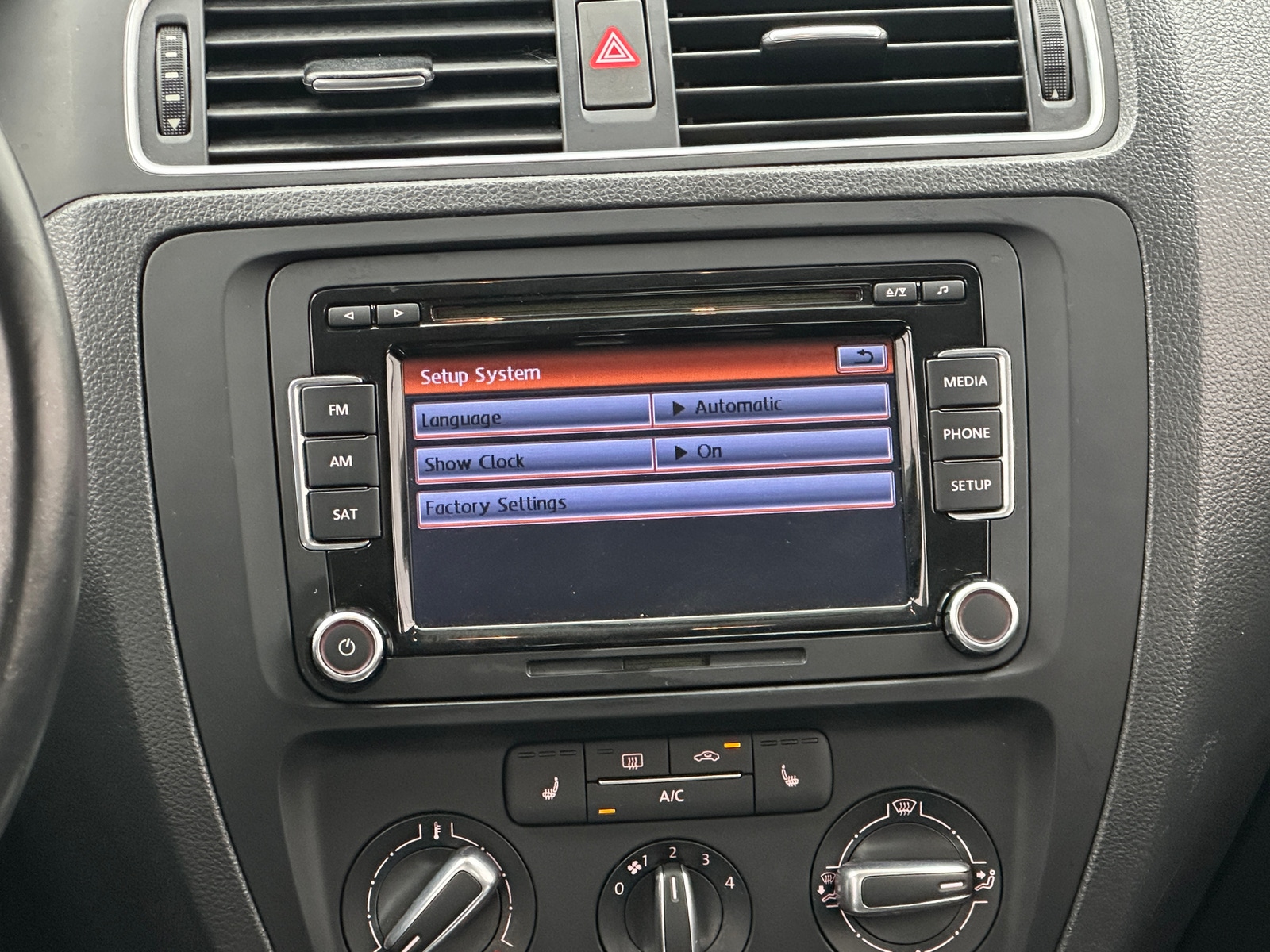 Thumbnail: 2014 Volkswagen Jetta - 3