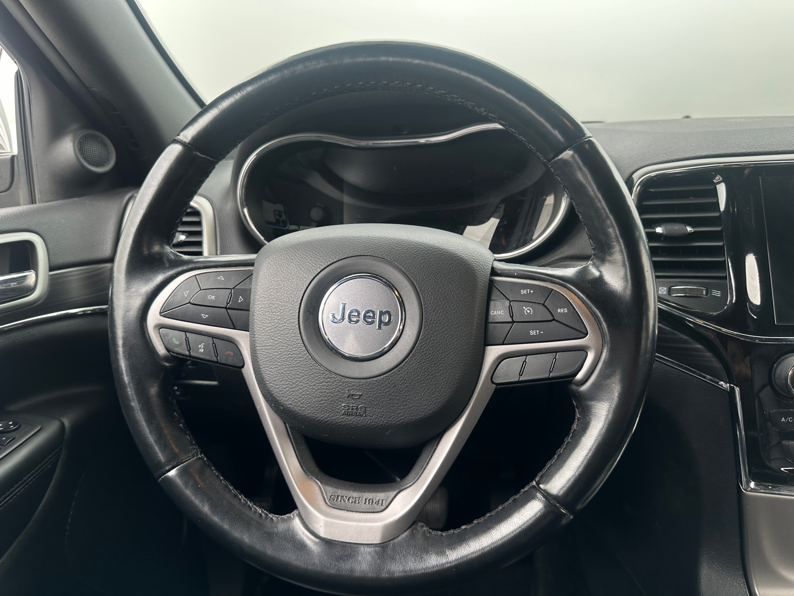 Thumbnail: 2021 Jeep Grand Cherokee - 4