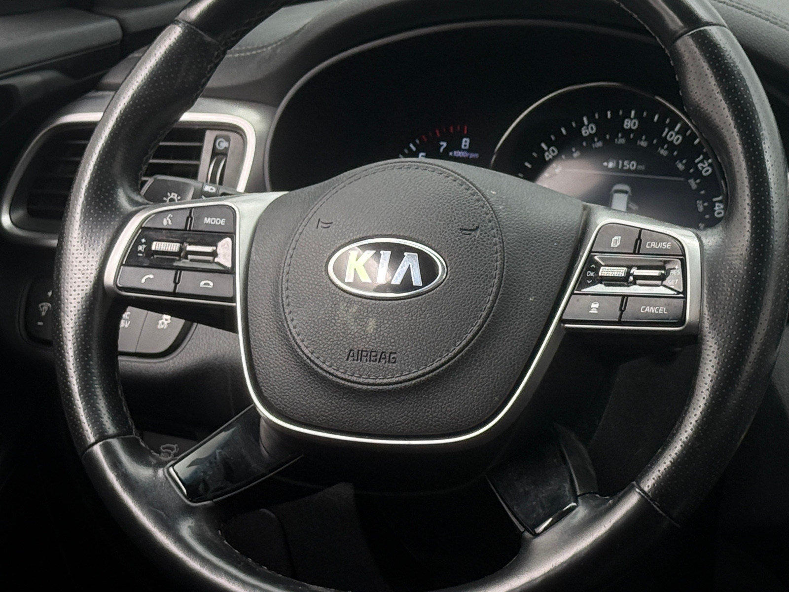 Thumbnail: 2019 Kia Sorento - 4