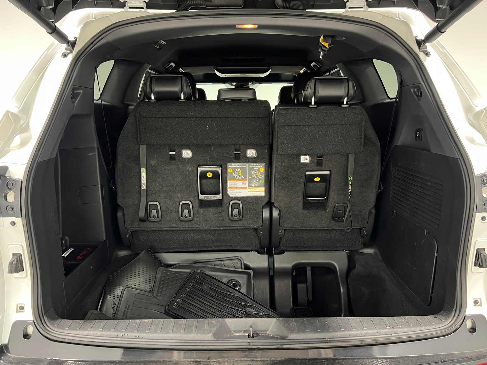 Thumbnail: 2023 Toyota Sienna - 6