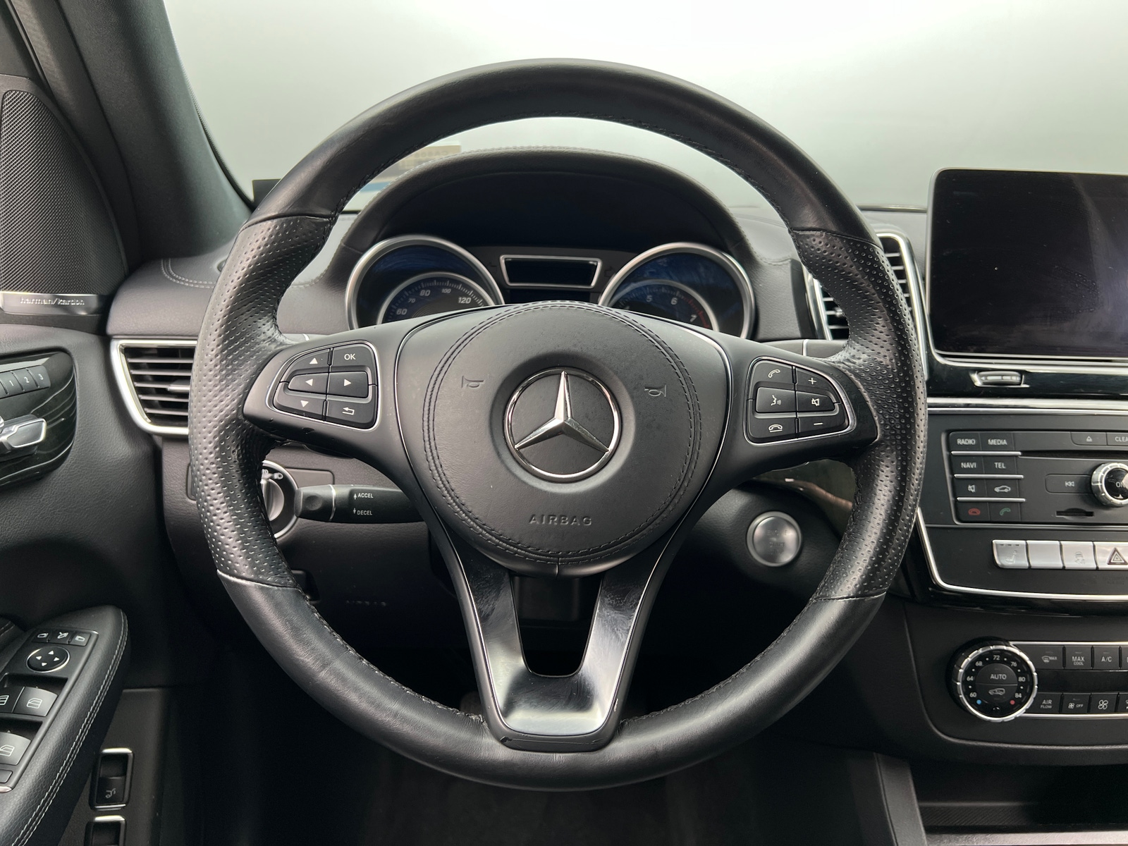 Thumbnail: 2019 Mercedes-Benz GLS - 4