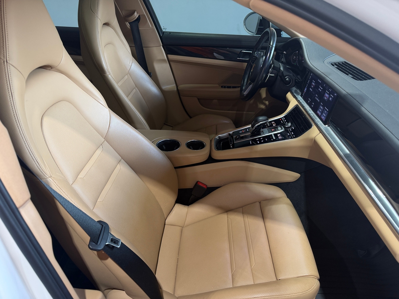 Thumbnail: 2020 Porsche Panamera - 2