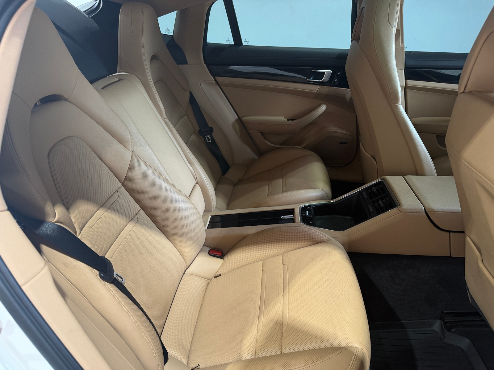 Thumbnail: 2020 Porsche Panamera - 6