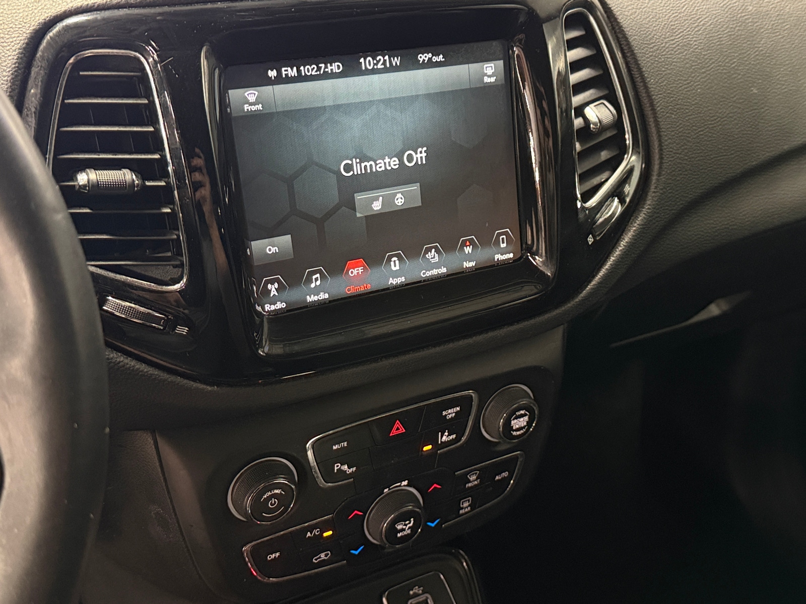 Thumbnail: 2018 Jeep Compass - 3