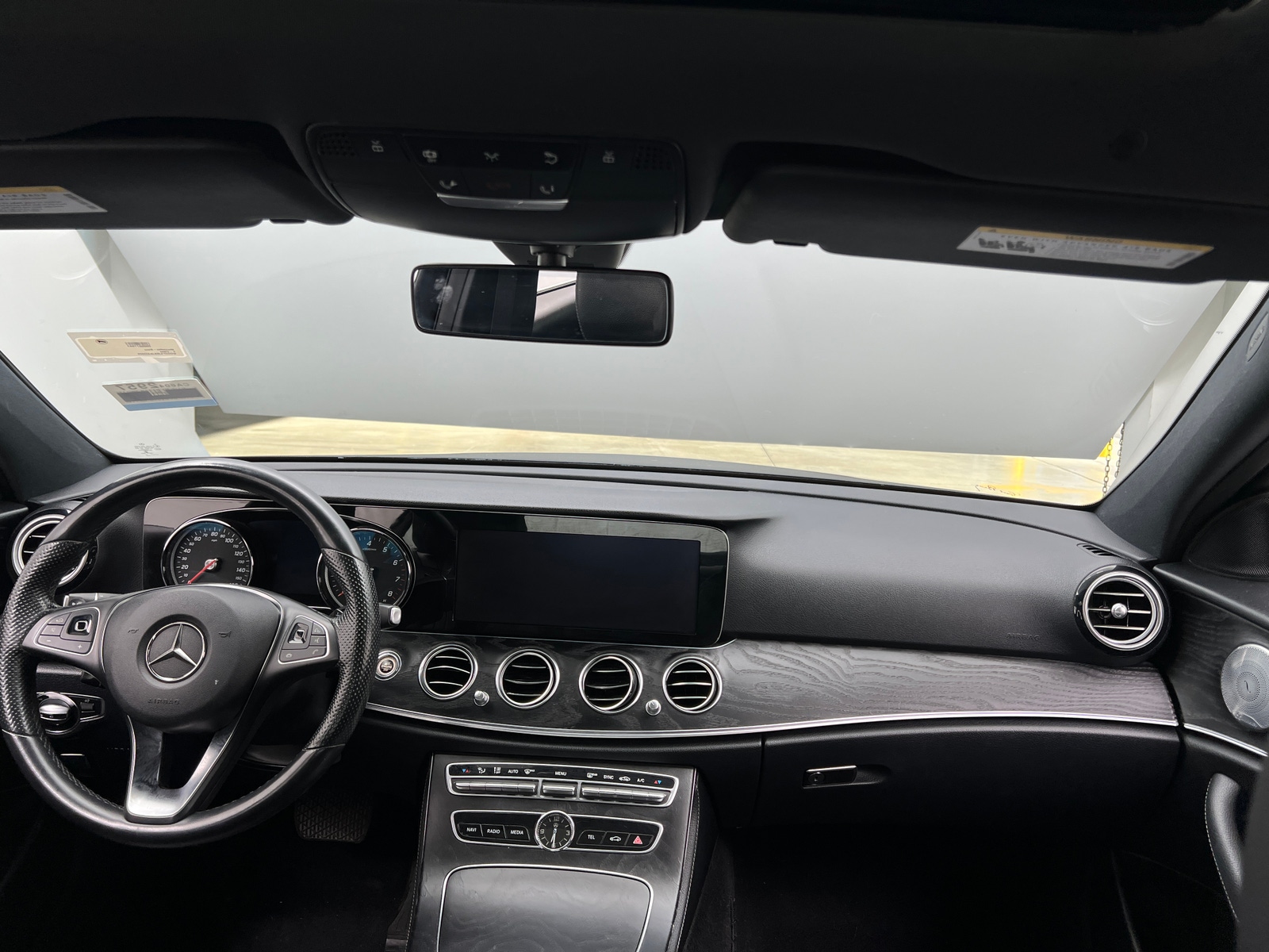 Thumbnail: 2018 Mercedes-Benz E-Class - 2