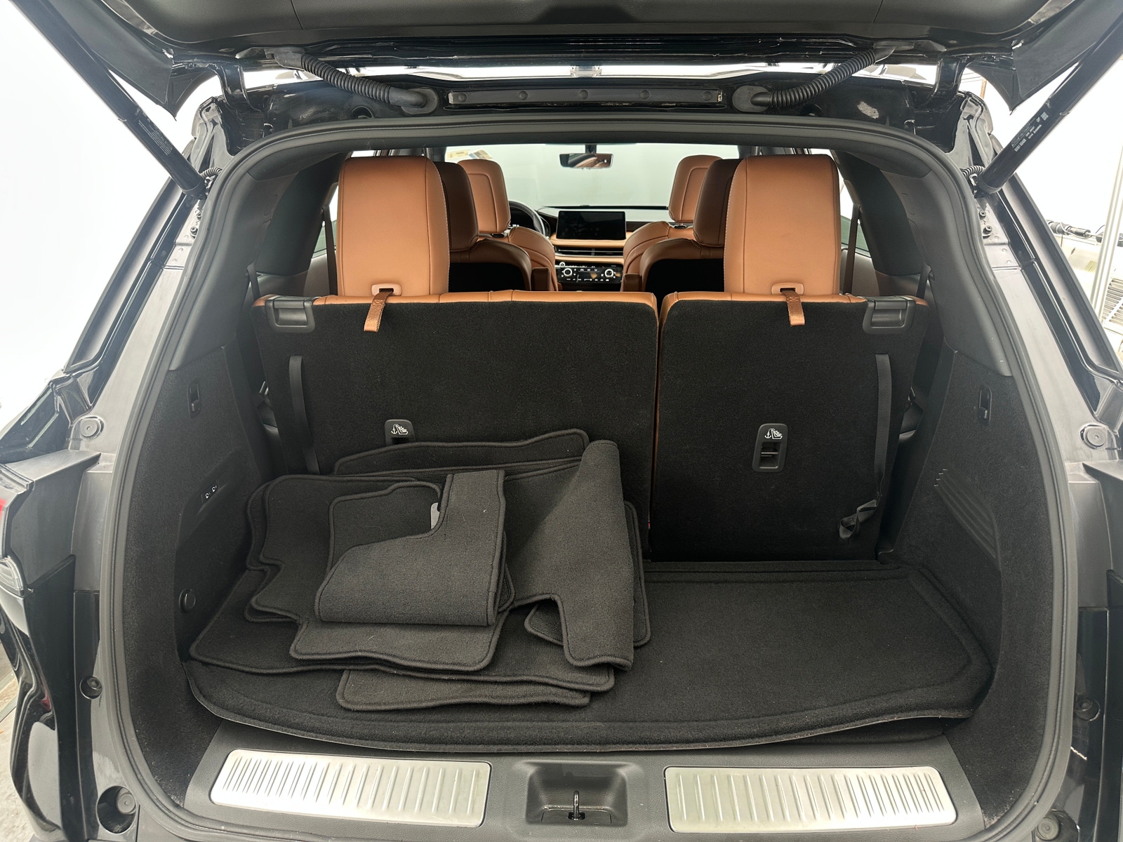 Thumbnail: 2023 INFINITI QX60 - 6