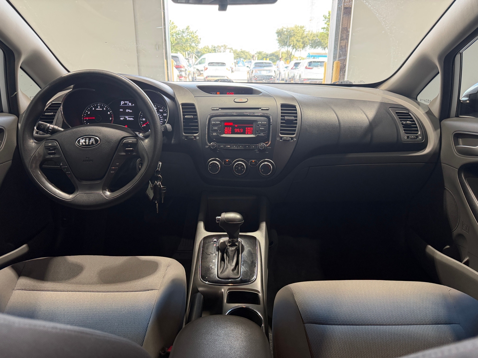 Thumbnail: 2017 Kia Forte - 3