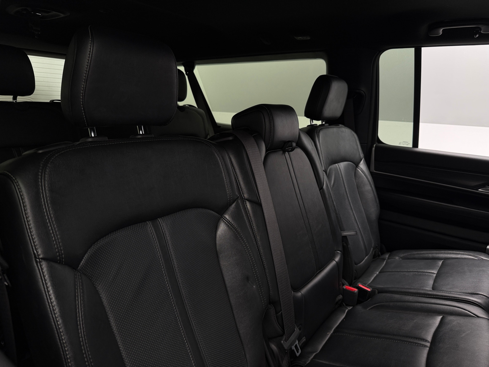 Thumbnail: 2023 Jeep Wagoneer - 5