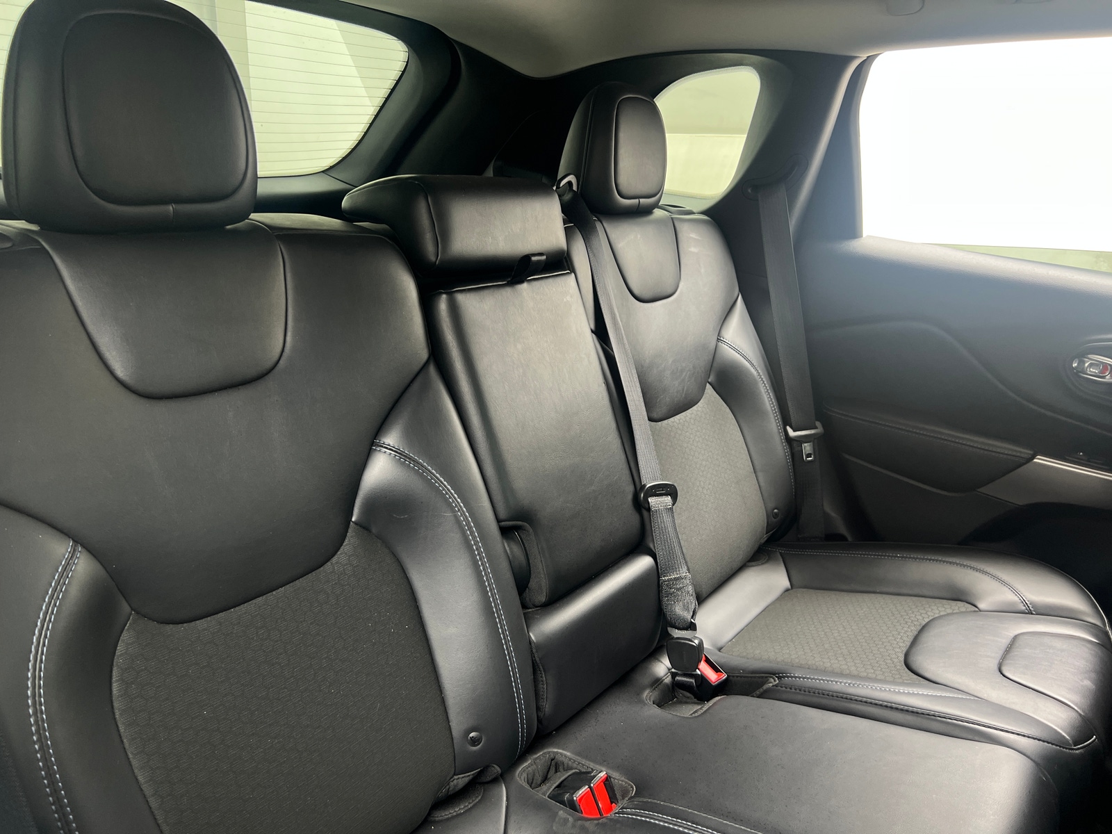 Thumbnail: 2019 Jeep Cherokee - 6
