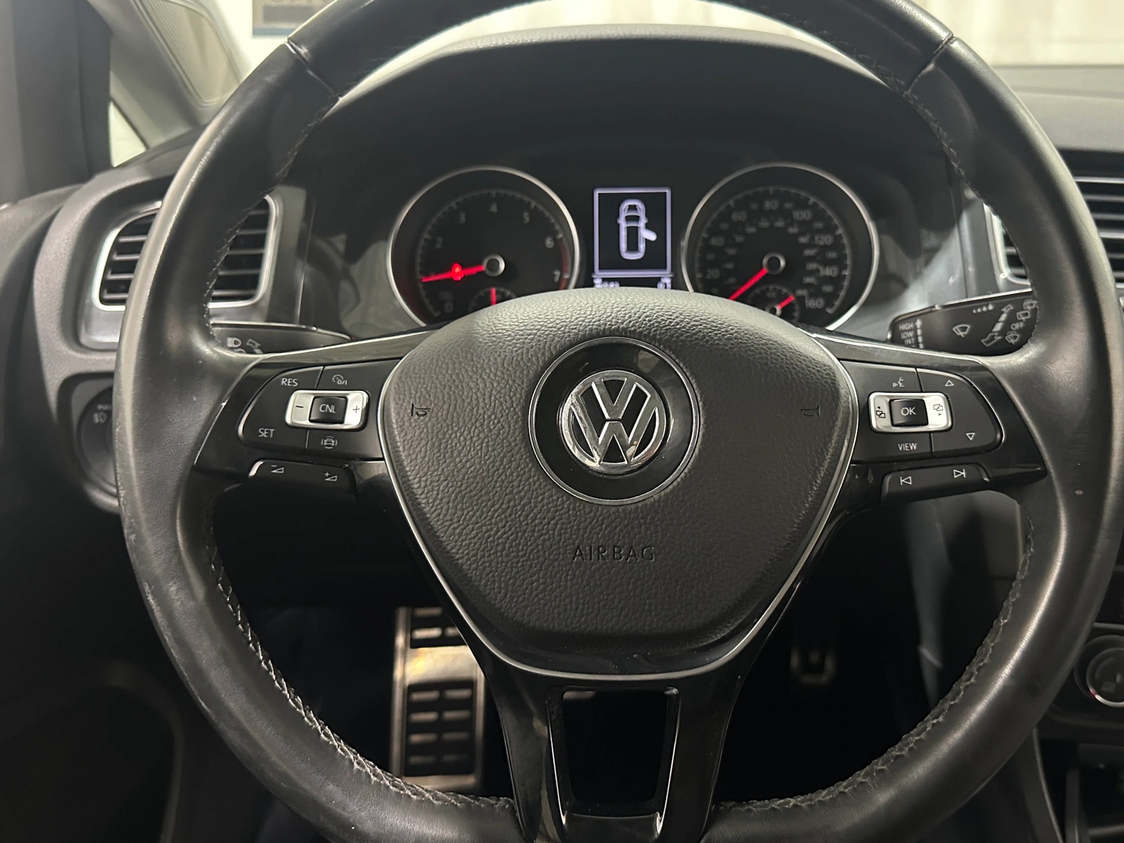 Thumbnail: 2019 Volkswagen Golf - 5