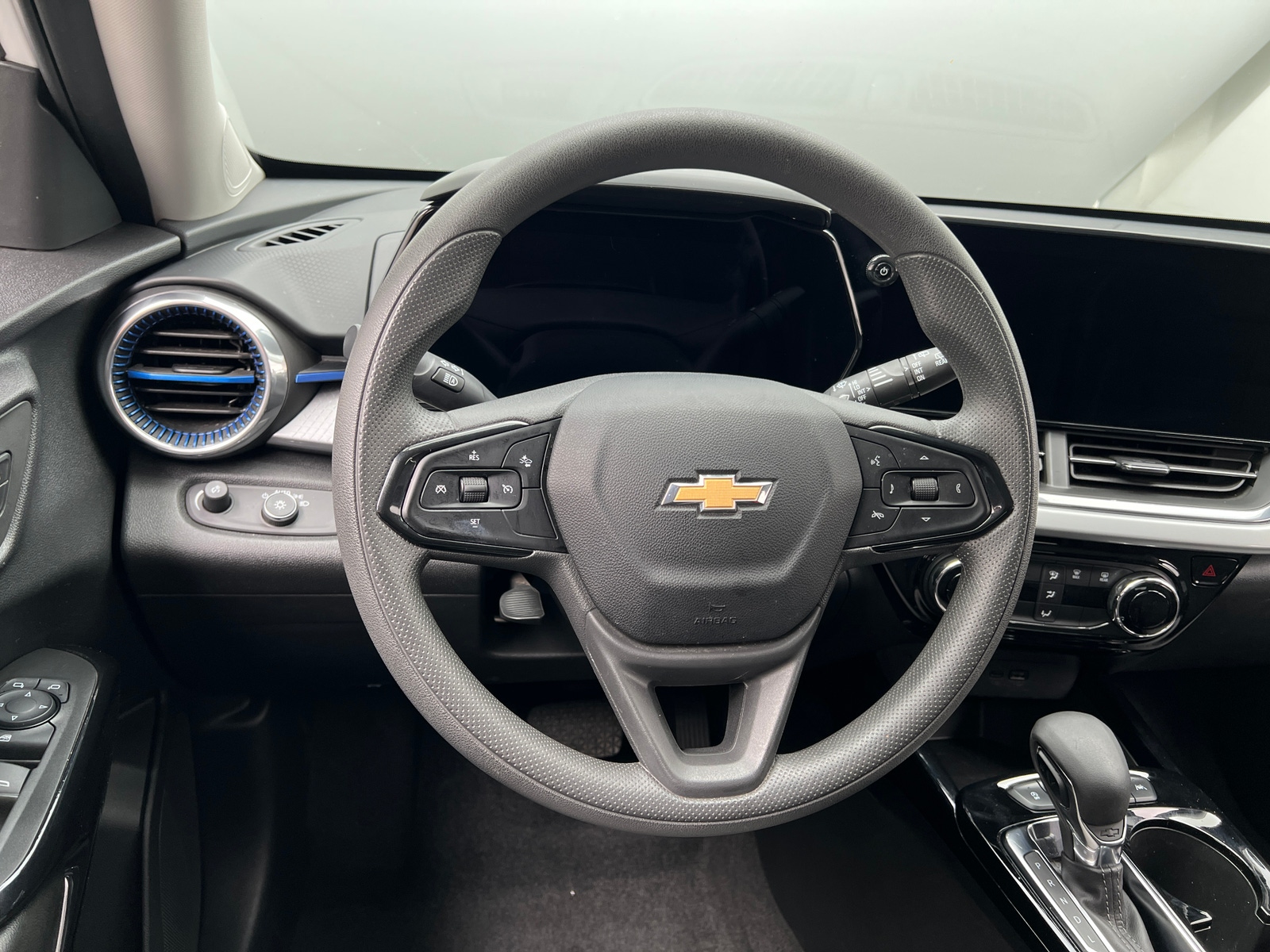 Thumbnail: 2025 Chevrolet Trax - 4