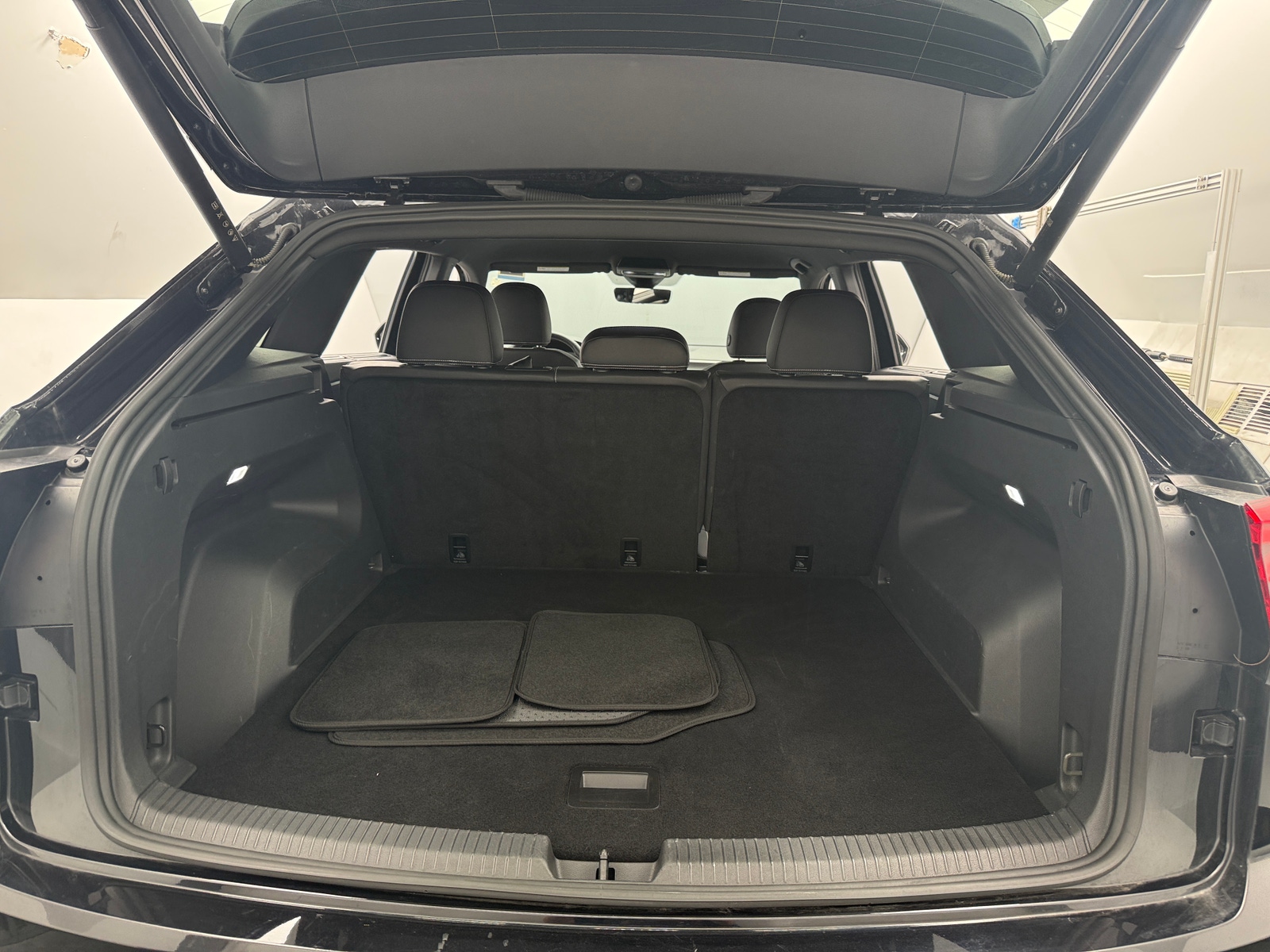 Thumbnail: 2026 Volkswagen Atlas - 6