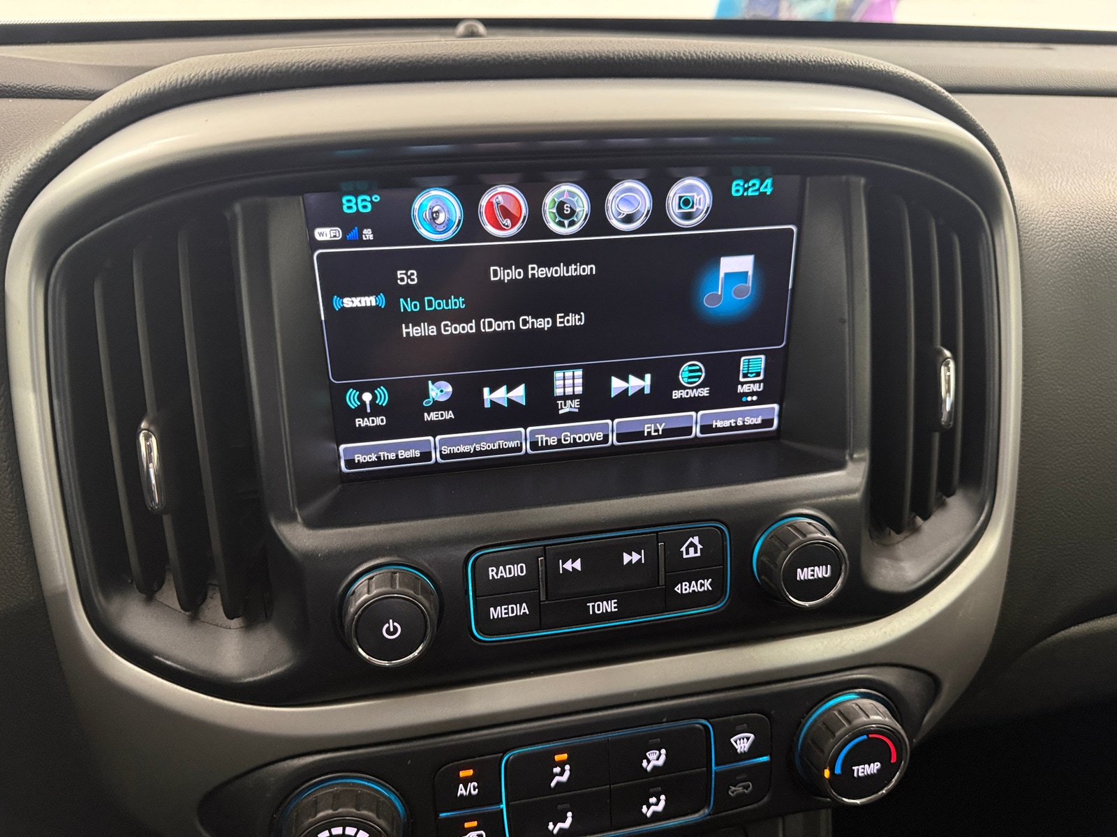 Thumbnail: 2018 Chevrolet Colorado - 4