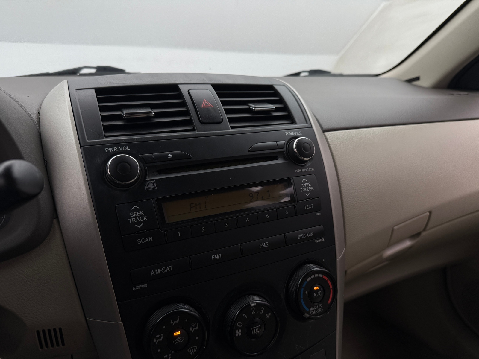 Thumbnail: 2010 Toyota Corolla - 4