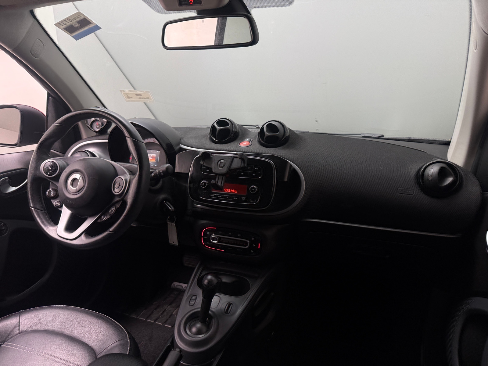 Thumbnail: 2018 smart fortwo - 2