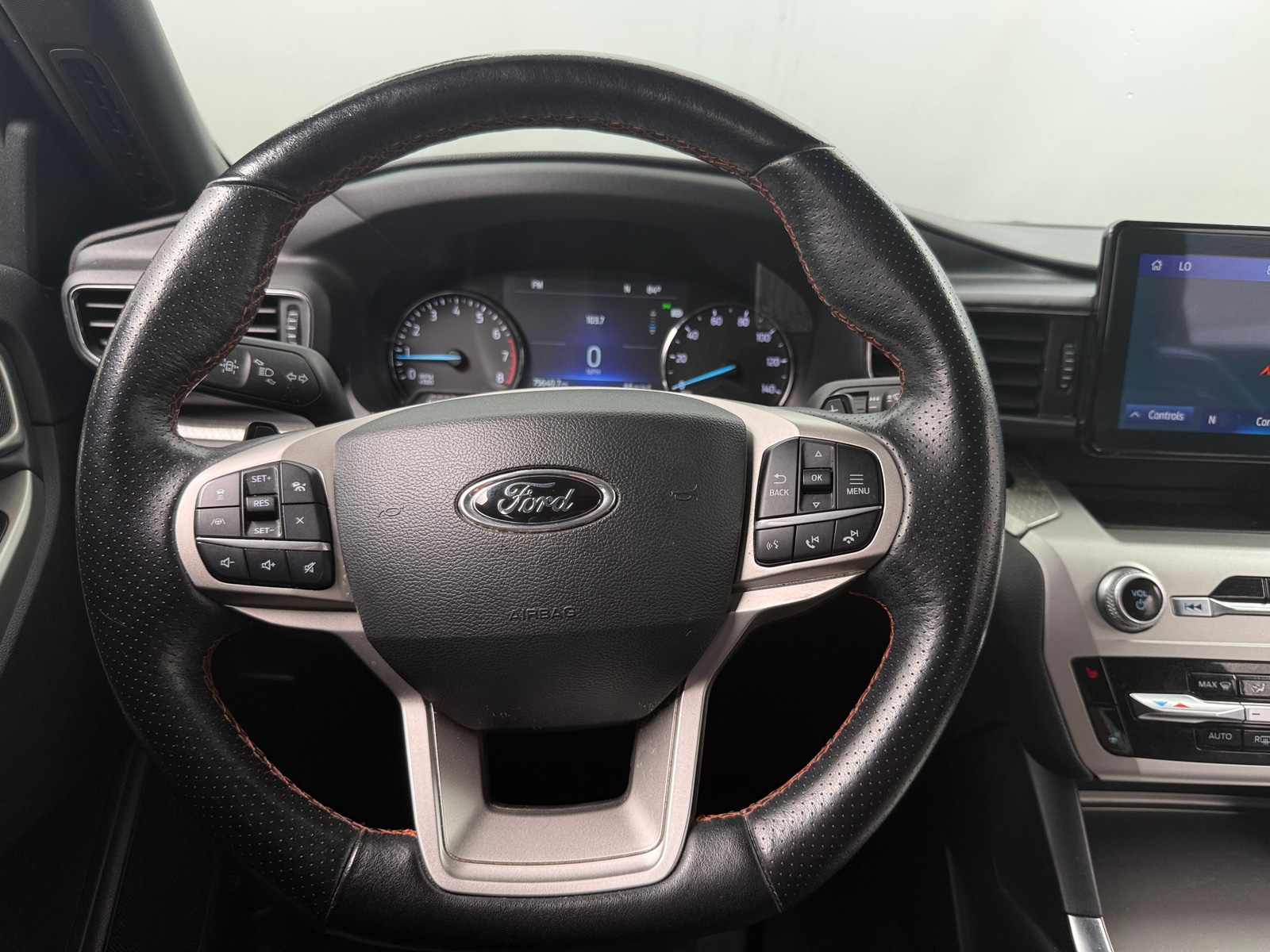 Thumbnail: 2022 Ford Explorer - 4