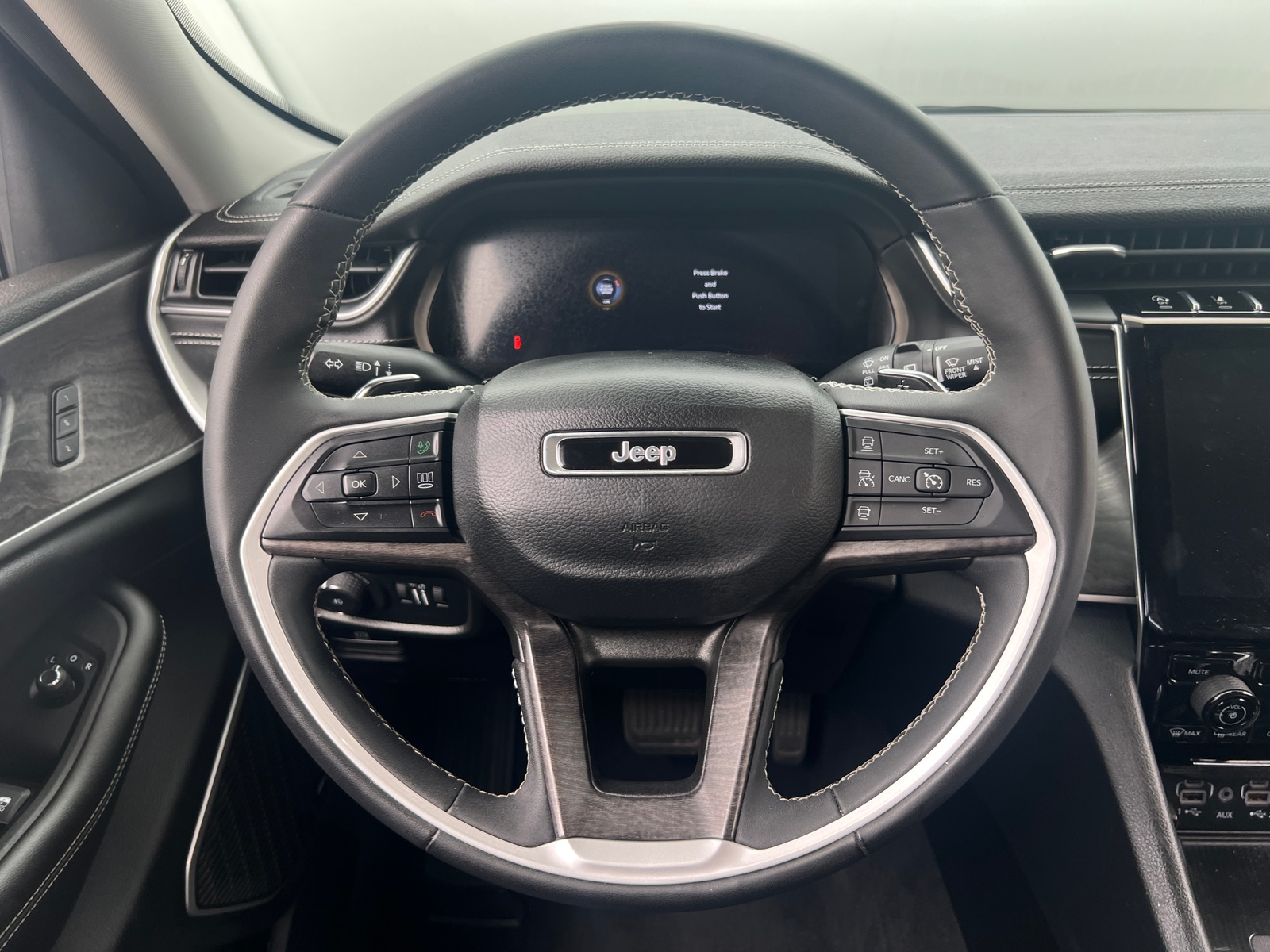 Thumbnail: 2023 Jeep Grand Cherokee - 4
