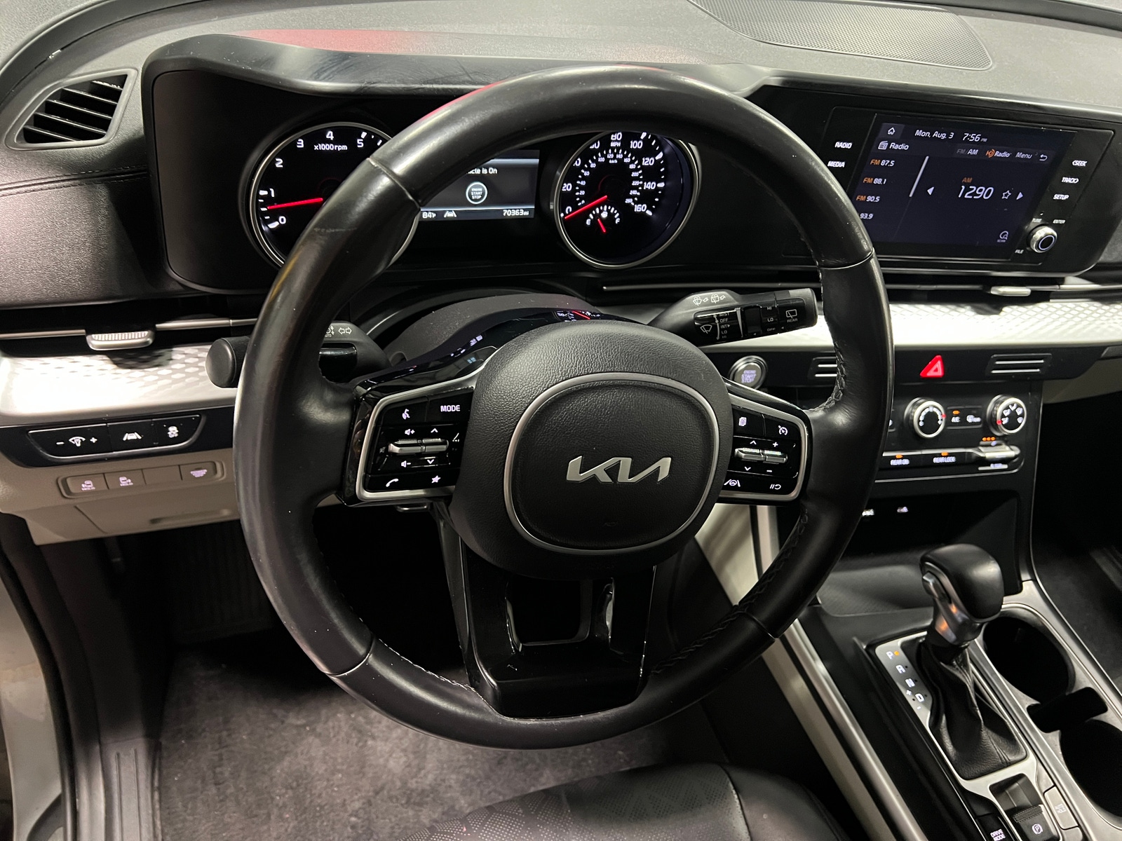 Thumbnail: 2022 Kia Carnival - 4