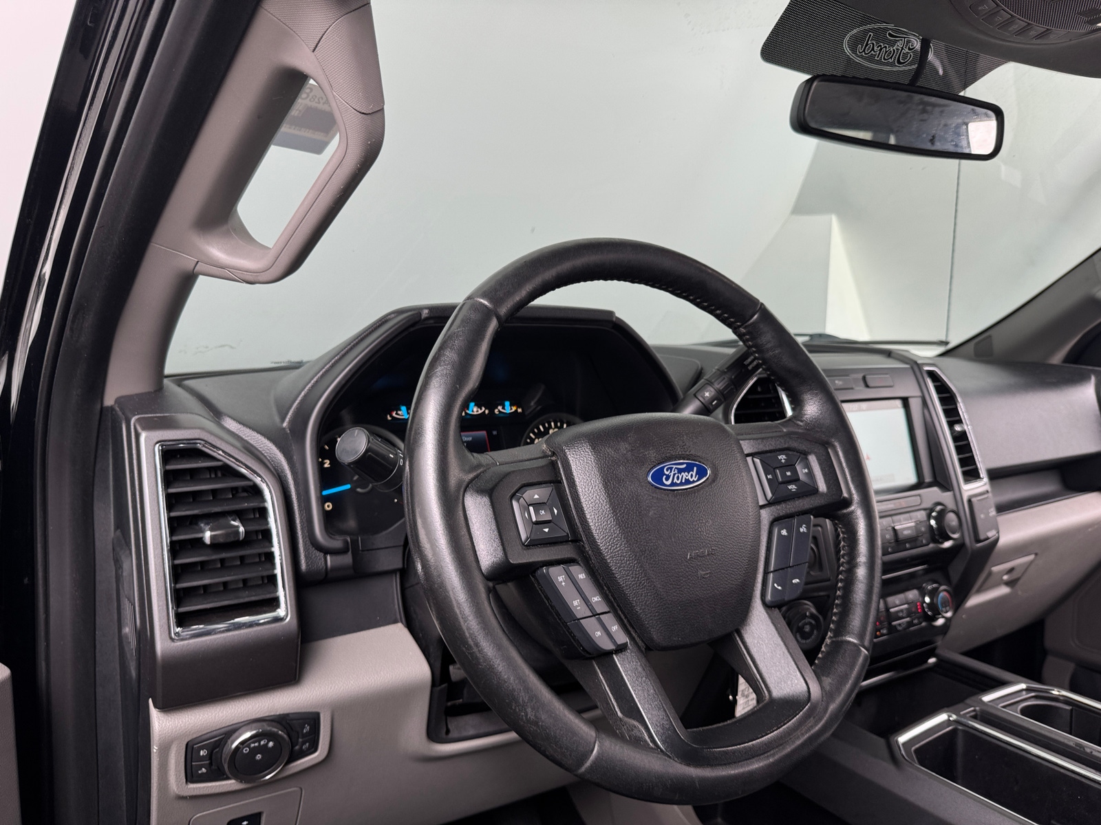 Thumbnail: 2017 Ford Econoline - 5