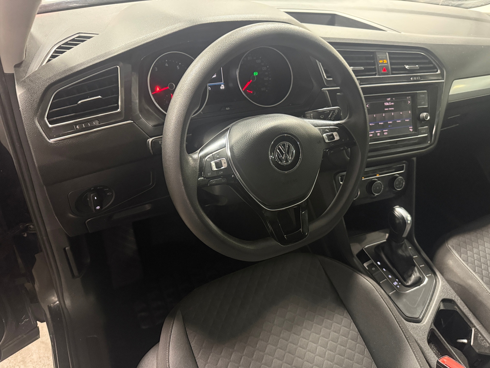 Thumbnail: 2018 Volkswagen Tiguan - 5