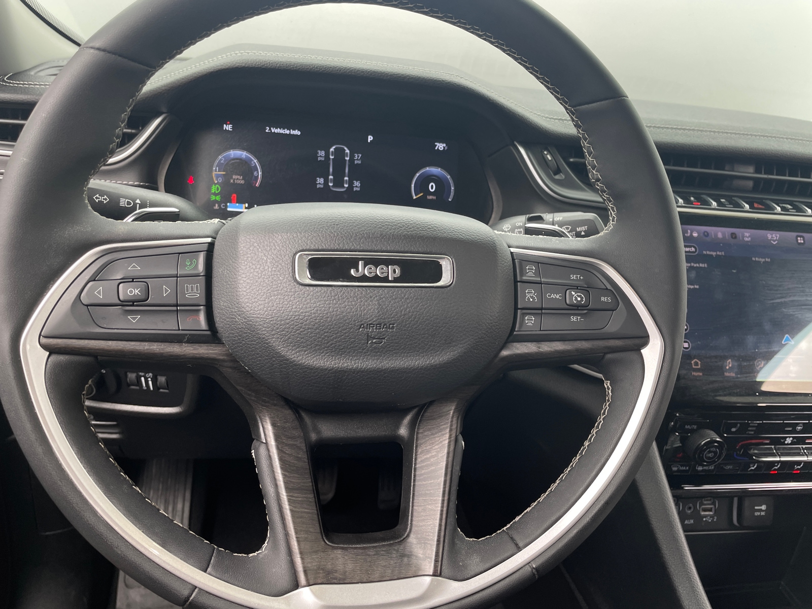 Thumbnail: 2023 Jeep Grand Cherokee L - 4